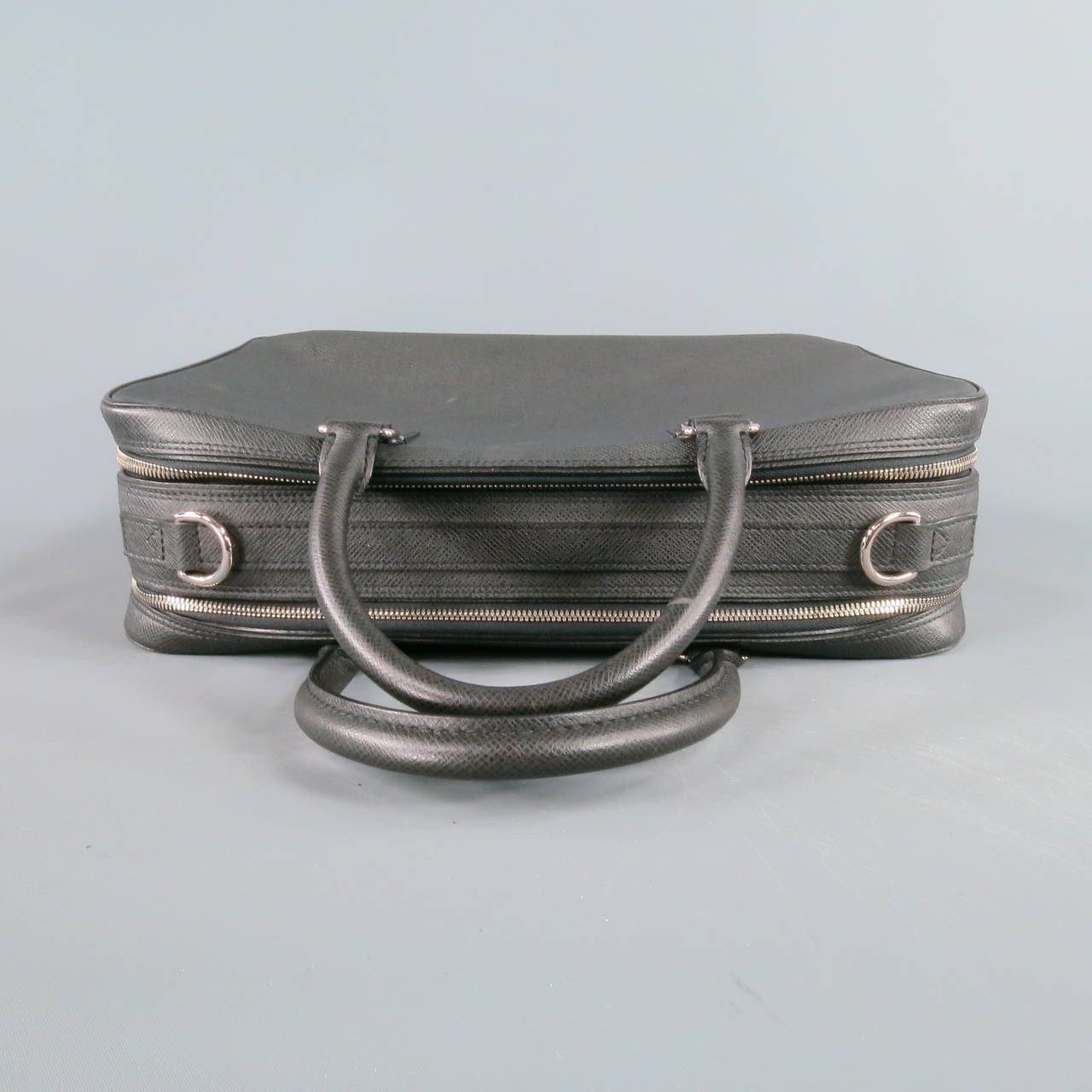 LOUIS VUITTON -NEO ALEXANDER ARDOISE- Black Leather Briefcase In Excellent Condition In San Francisco, CA