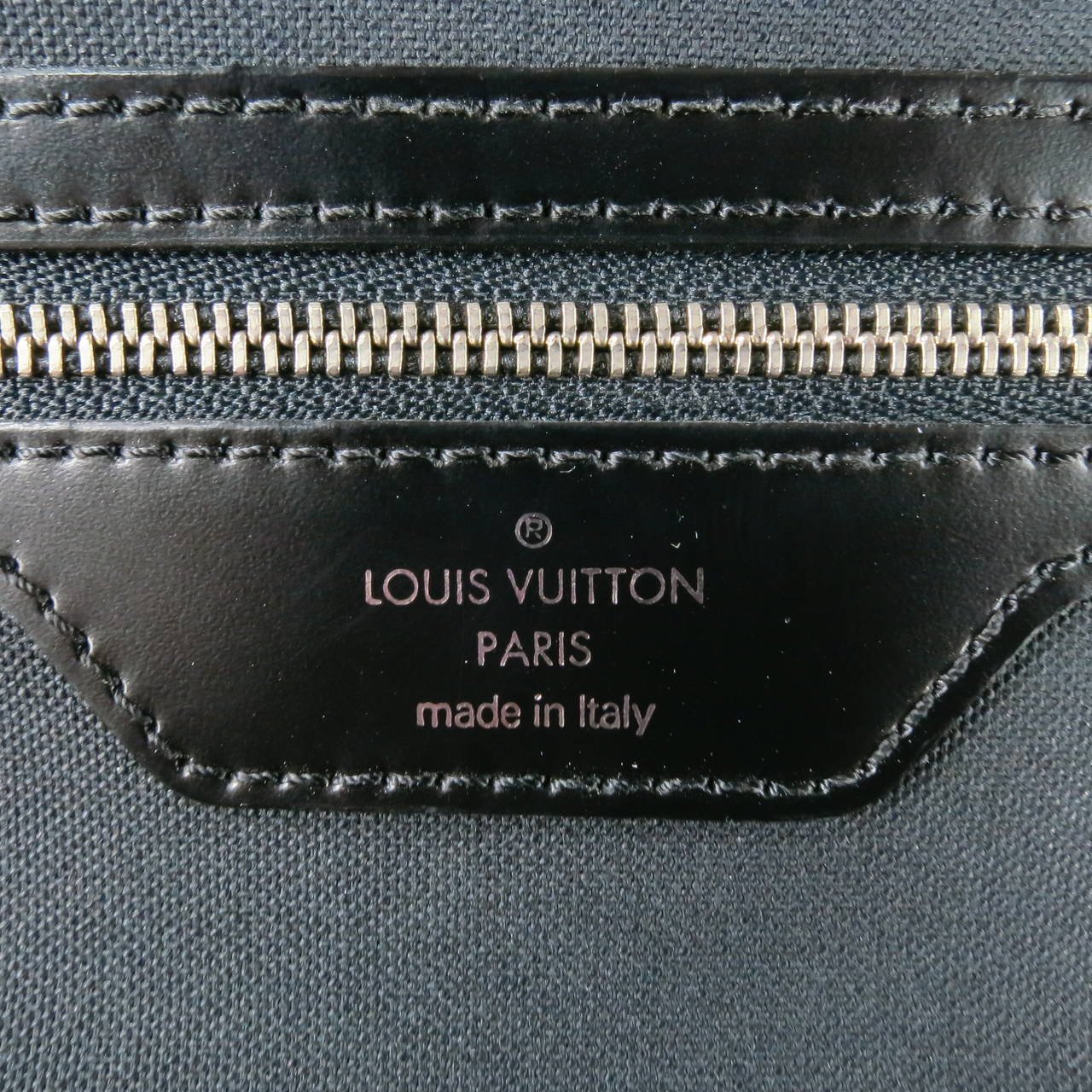 LOUIS VUITTON -VIKTOR- Black Leather Messenger Shoulder Bag 3