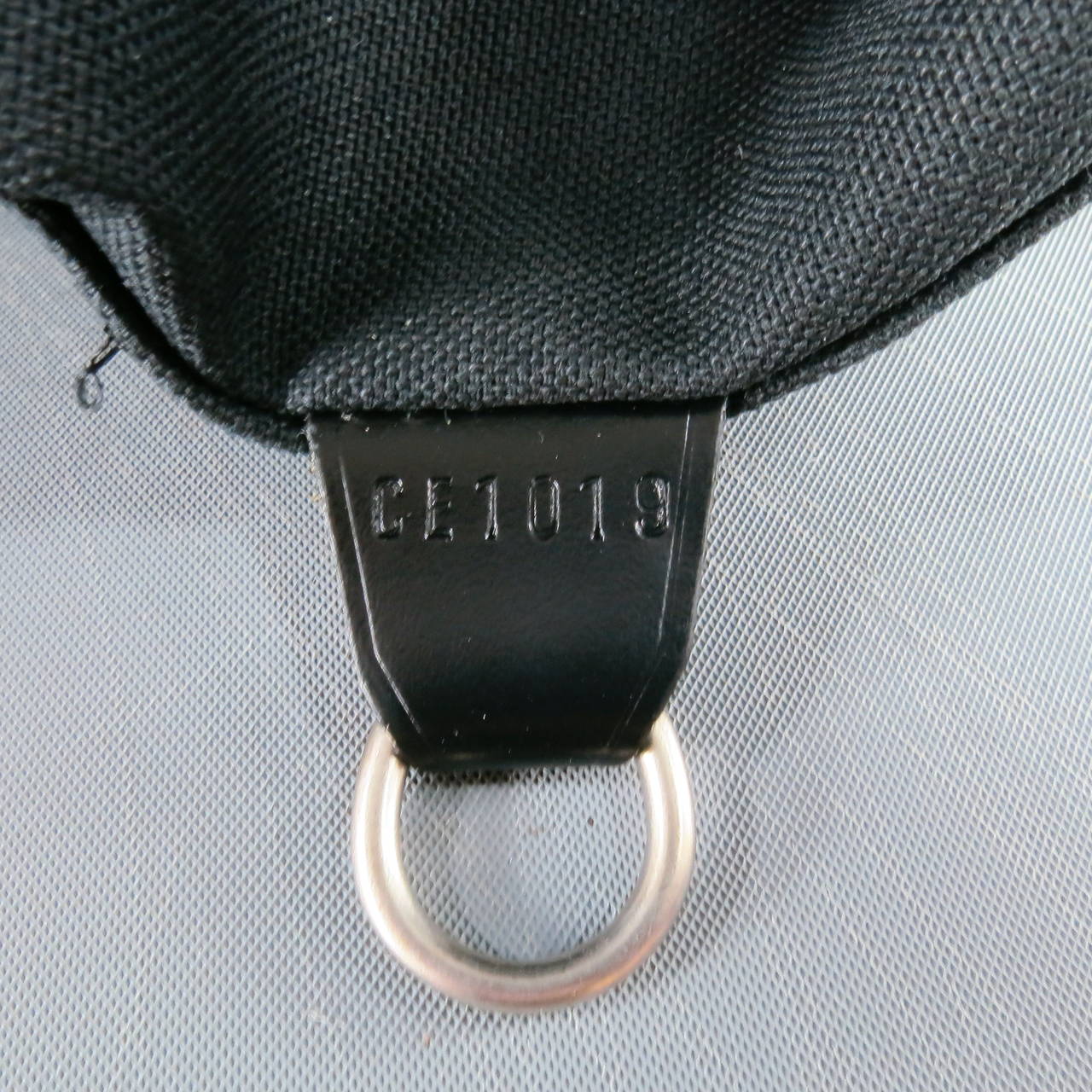LOUIS VUITTON -VIKTOR- Black Leather Messenger Shoulder Bag 2