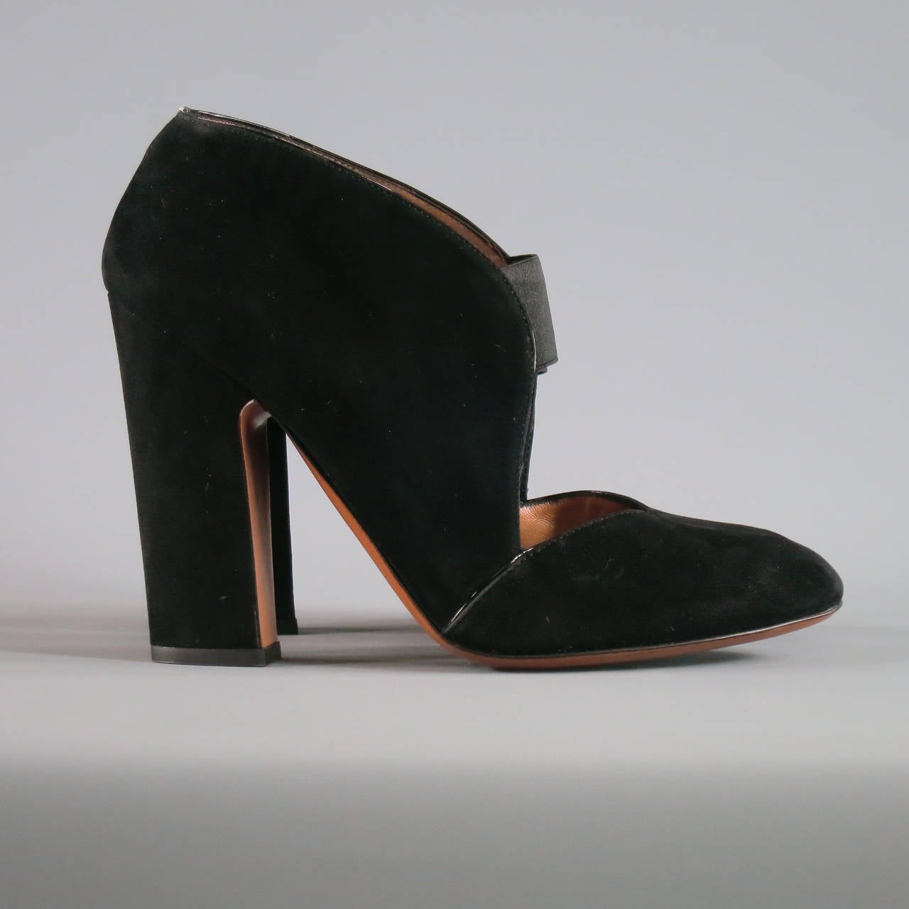 ALAIA Size 10 Black Suede Chunky Heel Cutout Bootie w/ Elastic Strap In New Condition In San Francisco, CA