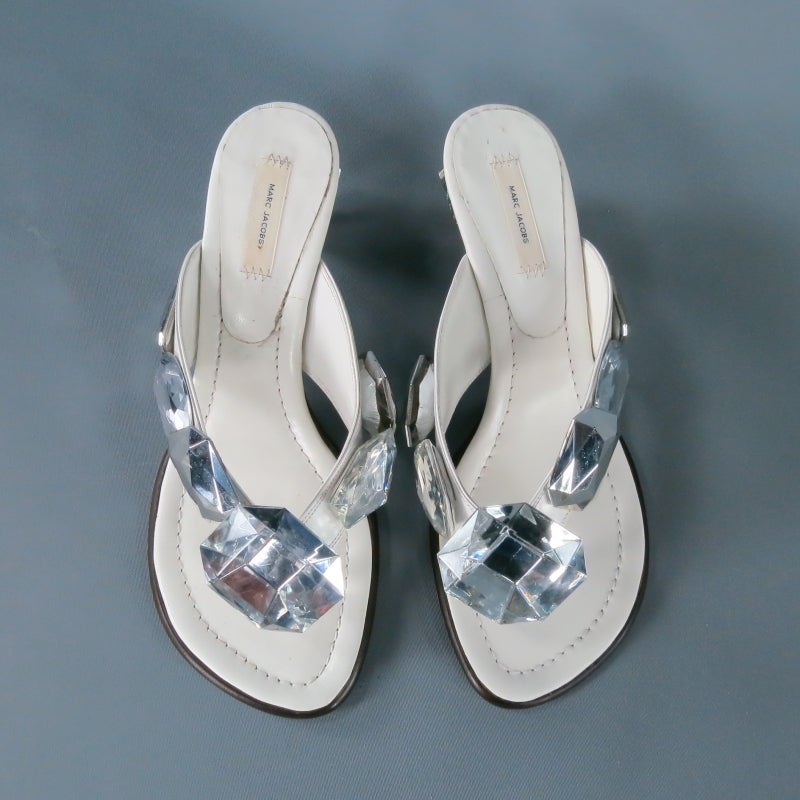 MARC JACOBS -Diamond Jewel Pop Art-  Size 8.5 White Leather Sandals In Excellent Condition In San Francisco, CA