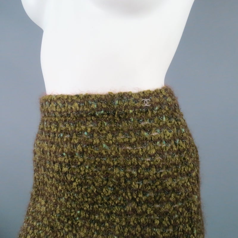 1998's CHANEL Size 4 Olive Boucle Textured Mohair blend Skirt / Sweater 3
