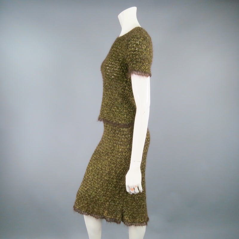 1998's CHANEL Size 4 Olive Boucle Textured Mohair blend Skirt / Sweater 2