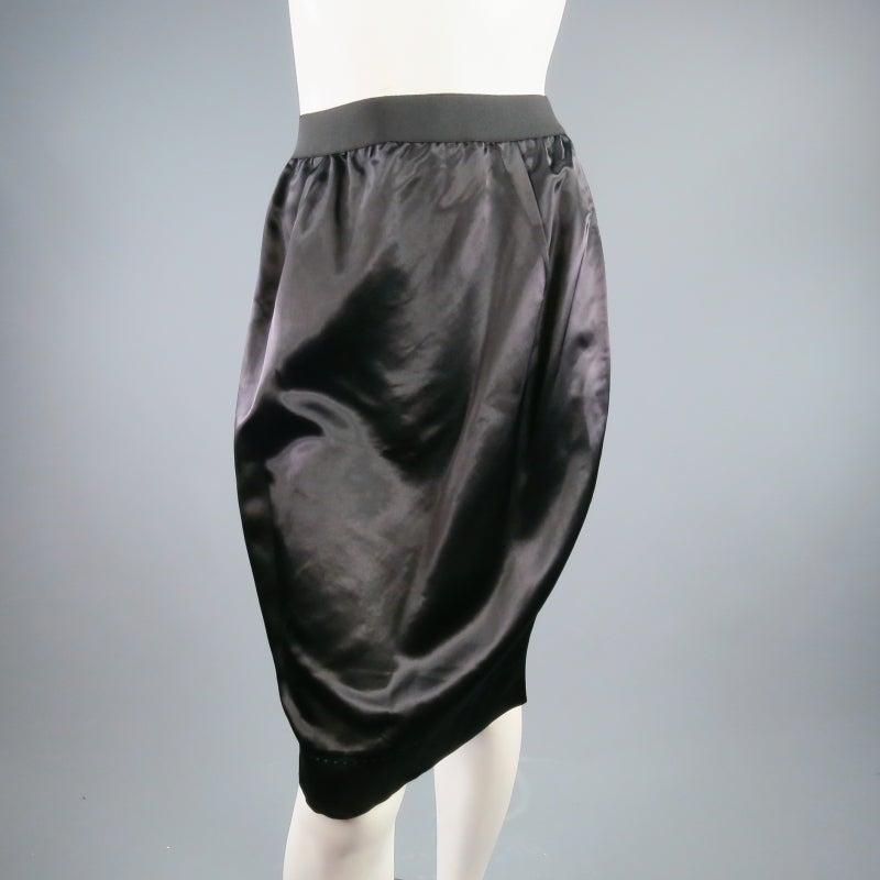 LANVIN Size 6 Black Textured Satin 2 PC Skirt Suit W/ Peak Lapel In Excellent Condition In San Francisco, CA