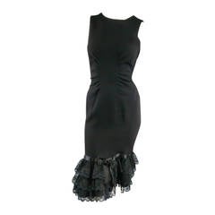 2006s OSCAR DE LA RENTA Size 8 Black Wool Cocktail Dress with Lace Bottom Hem