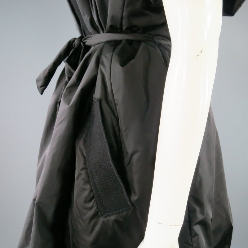 MANTU Size L Black Nylon Short Sleeve Wool Trim Puff Coat 2