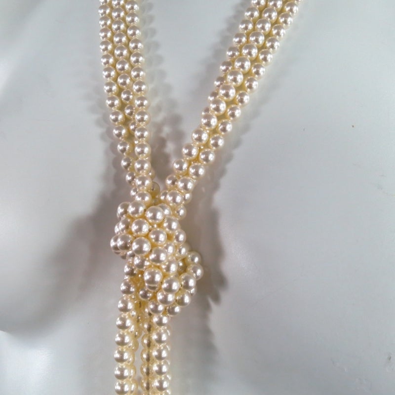 2003s CHANEL Tripple Pearl Strand Clear Camellia Flower And Leaves Necklace In Excellent Condition In San Francisco, CA