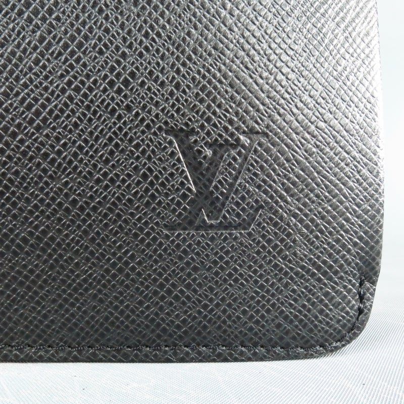 LOUIS VUITTON Black NEO ROBUSTO 2 Taiga Textured Leather Briefcase Bag In Excellent Condition In San Francisco, CA