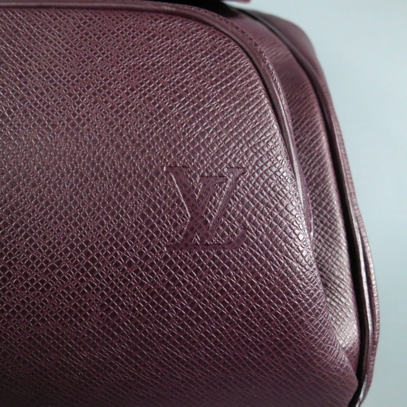 LOUIS VUITTON Acajou Taiga Textured Leather Burgundy CASSIAR Back Pack 5