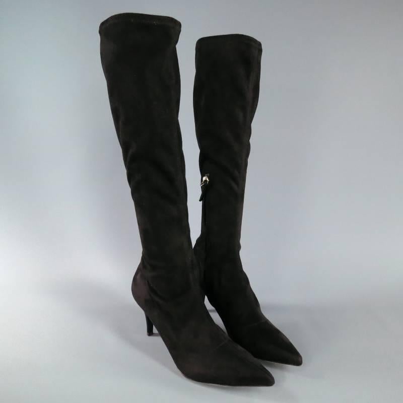Brand New knee high boots by BARNEY'S NEW YORK. This sleek style comes yultra soft stretch suede and feature a pointed toe, low stiletto heel, and hidden ankle side zipper for easy slip on. Made in Italy.
 
Brand New In Box.
 
Heel: 2.75
