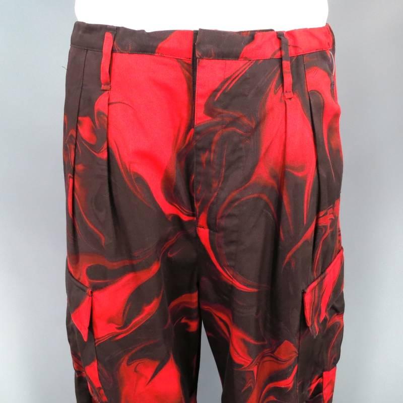 GUCCI by TOM FORD Men's 30 Red & Black Cargo Wide Leg Spring 2001 Pants In Excellent Condition In San Francisco, CA