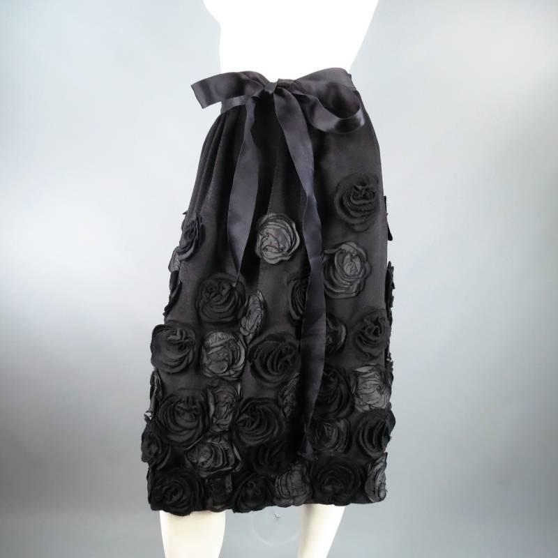 OSCAR DE LA RENTA Size 6 Black Wool / Angora Floral Embellished Skirt 2006 2