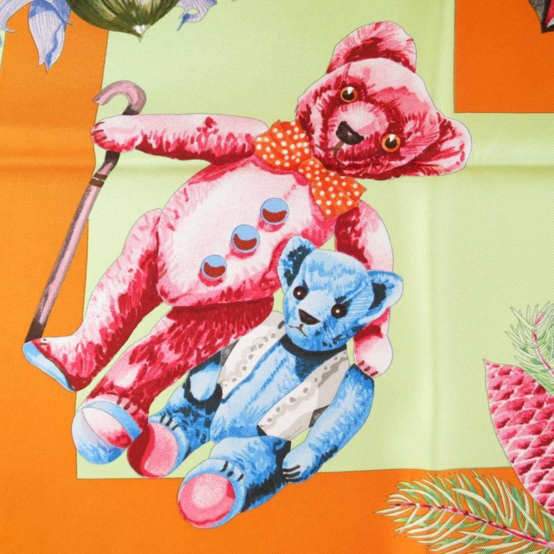 HERMES Orangefarbene Seide -Confidents des Coeurs- Rot & Blauer Teddybär-Schal 3