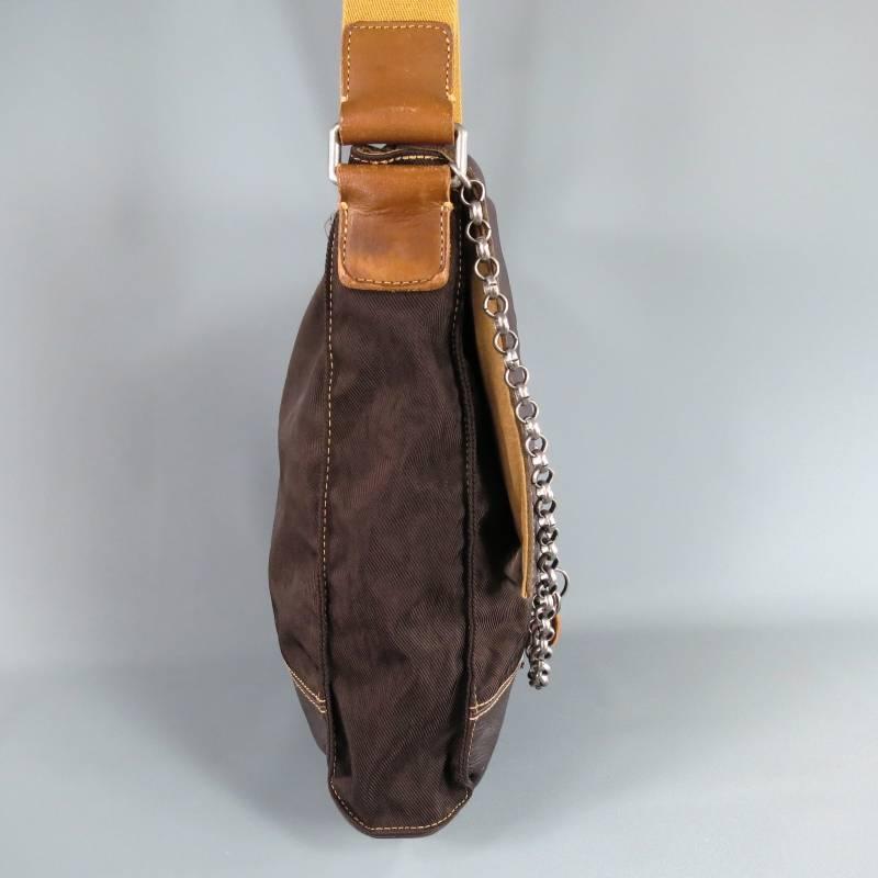 D&G Brown Canvas & Leather Crossbody Key Chain Lock Messenger Bag In Good Condition In San Francisco, CA