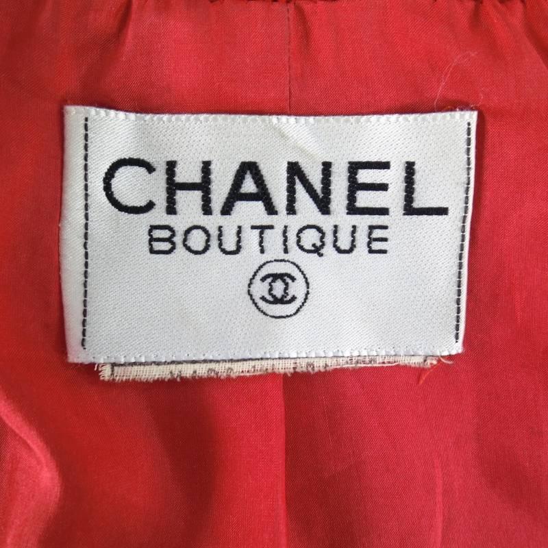 Vintage 1980s 1990s CHANEL Size M Red Wool Tweed Gold Button Hourglass Jacket 2