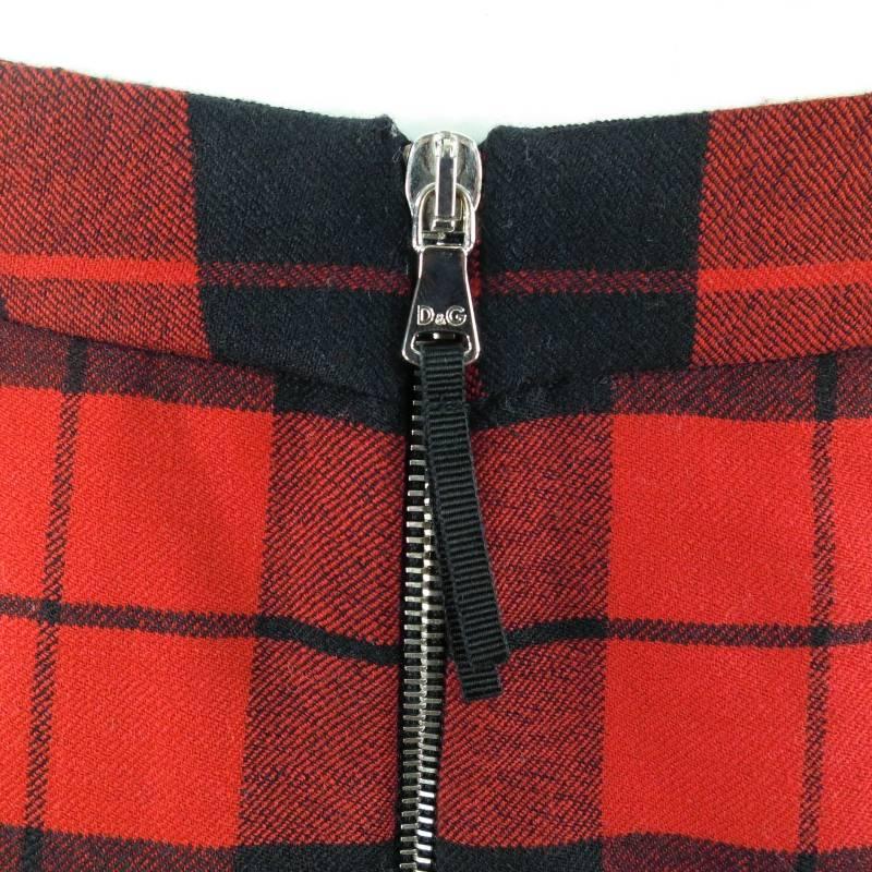 D&G Size 2 Red & Black Plaid Lana Wool Pleated Crinoline Skirt 4