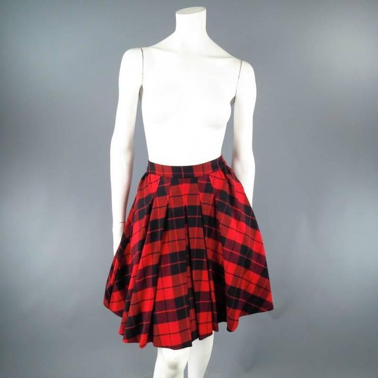 D&G Size 2 Red and Black Plaid Lana Wool Pleated Crinoline Skirt at ...
