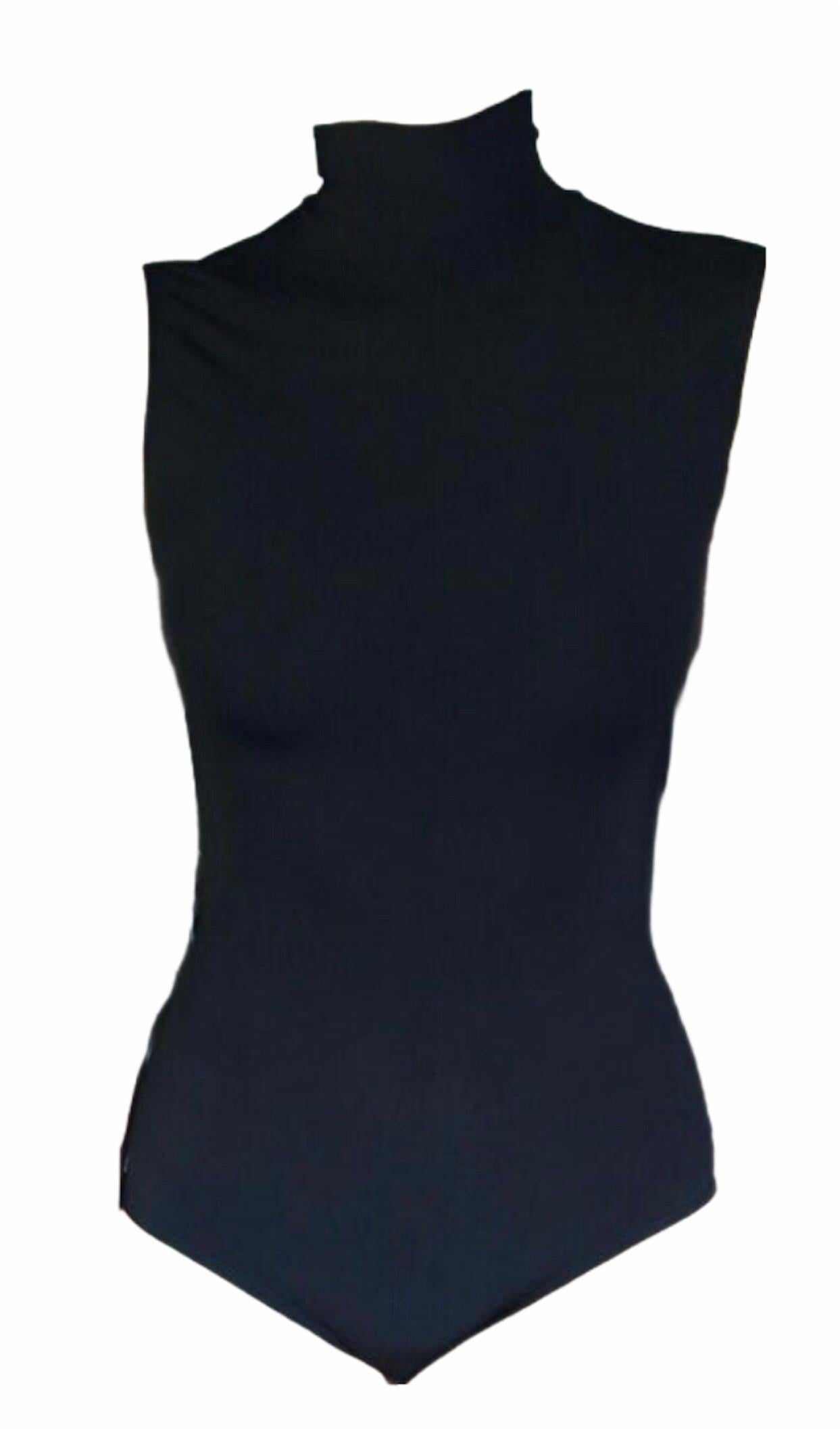 Chanel Cutout Back Black Swimsuit FR 36 US 4

Black Chanel one-piece swimsuit/bodysuit with mock neckline, open back and tonal matte CC logo button closures at nape.
