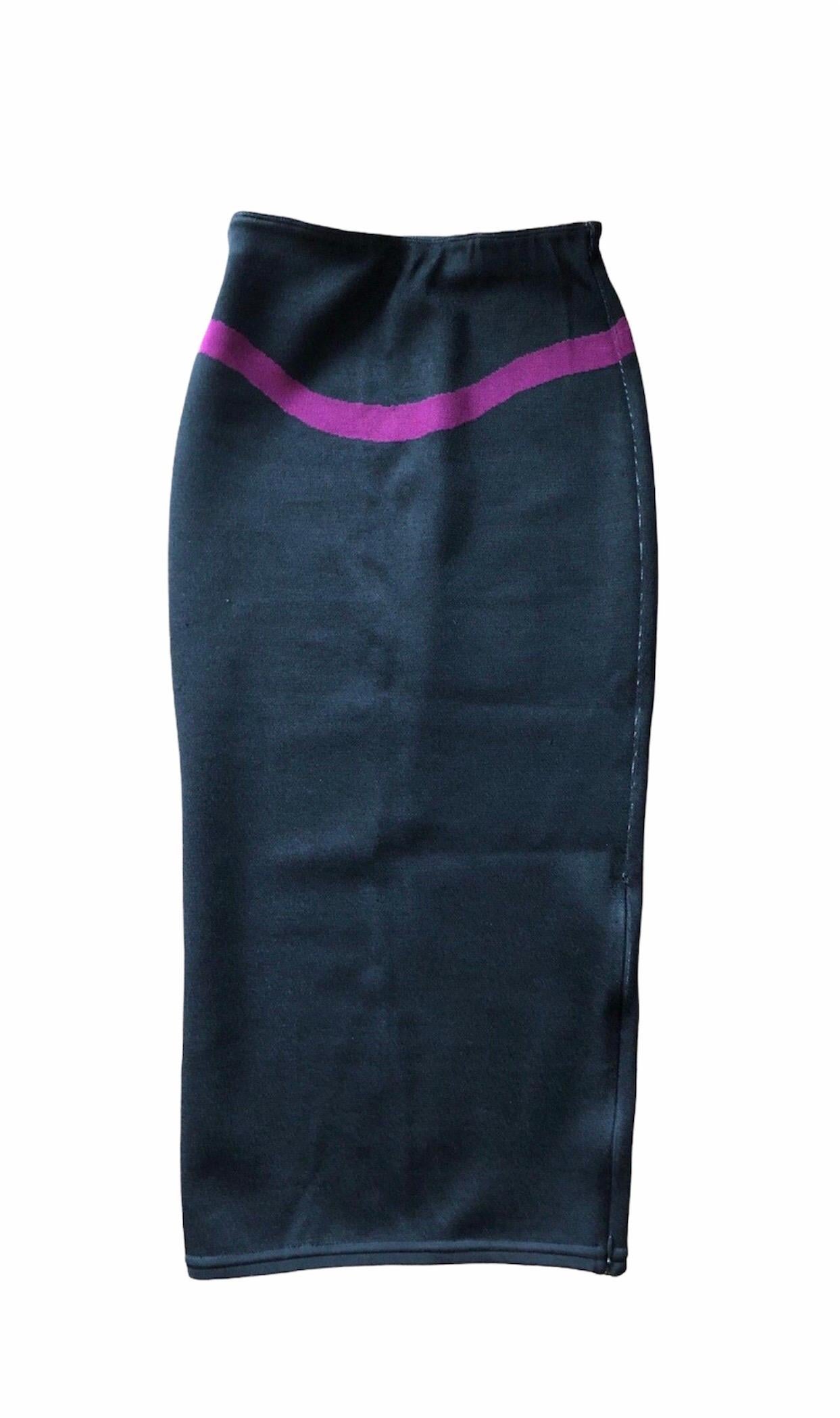 Azzedine Alaia F/W 1992 Runway Vintage Bow Wrapped Fitted Skirt Iconic Piece!!!

Alaïa midi skirt with bow pattern at back, tonal stitching throughout and elasticized waistband.

All Eyes on Alaïa

For the last half-century, the world’s most