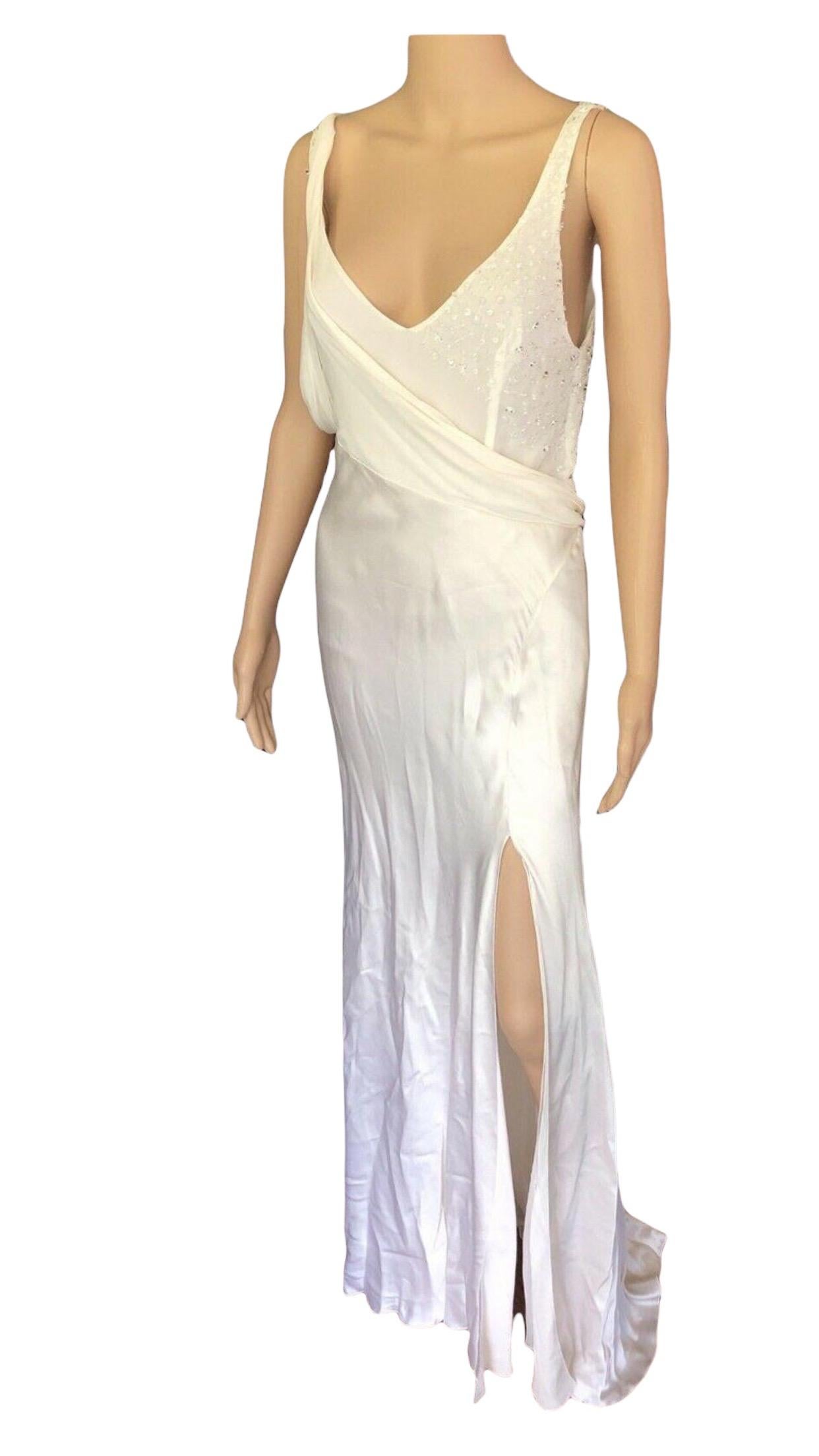 Versace S/S 2005 Elfenbeinfarbenes Kleid mit ausgeschnittenem Rücken und Verzierungen im Angebot 3