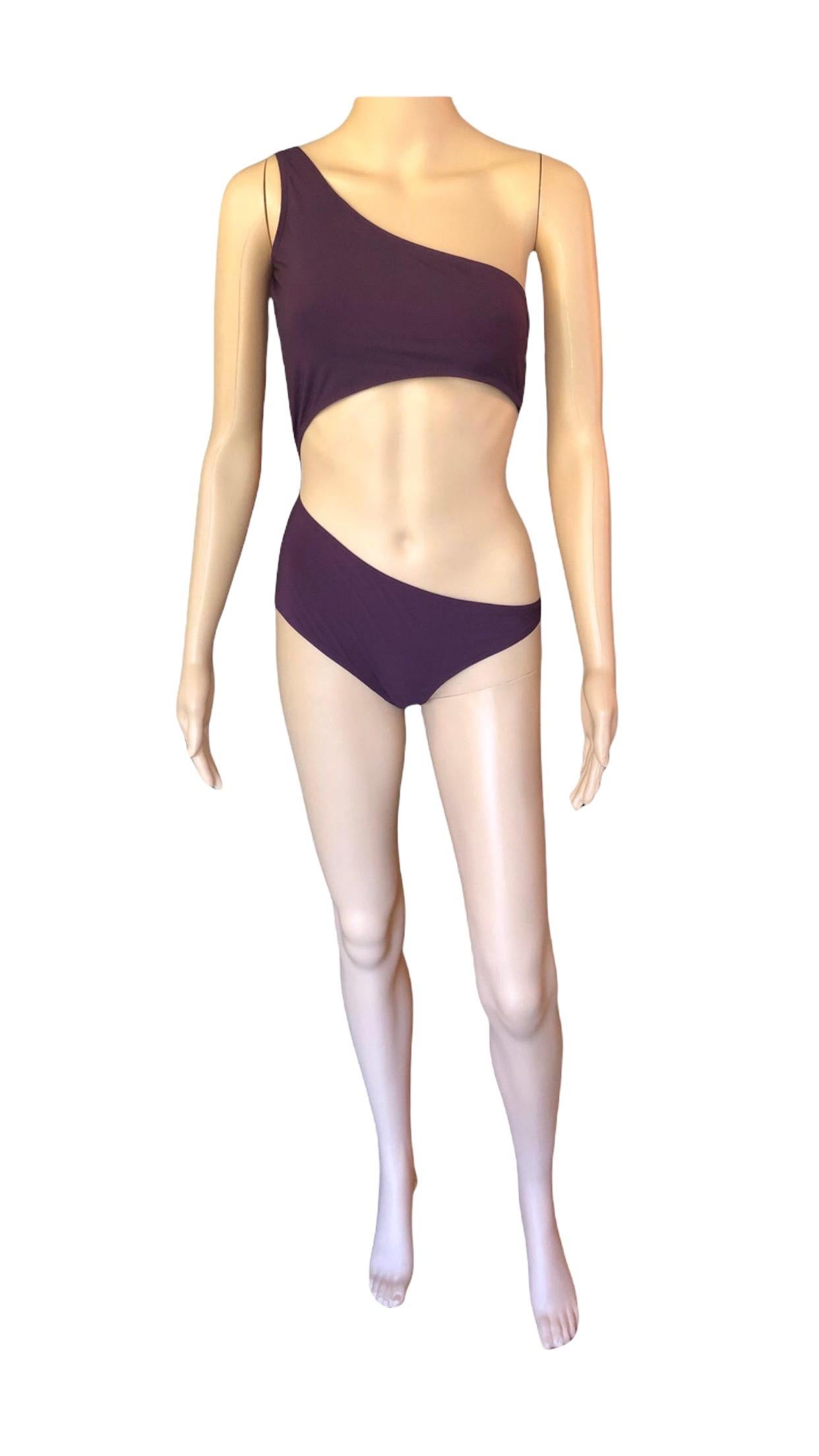 Tom Ford for Gucci S/S 2000 Sexy Cutout One Shoulder Bodysuit Swimsuit Size M

Excellent Condition!