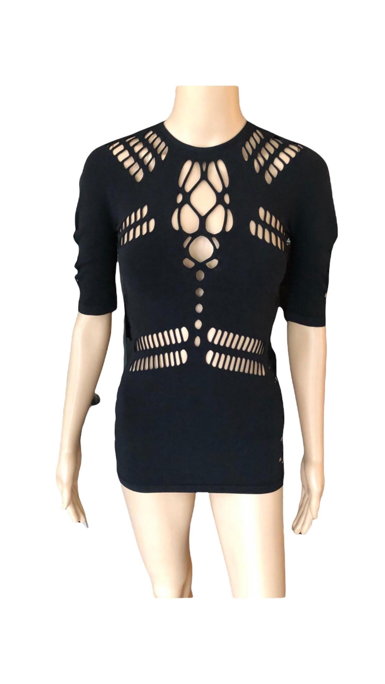 Gucci Cutout Fishnet Mesh Black Top In Good Condition For Sale In Naples, FL