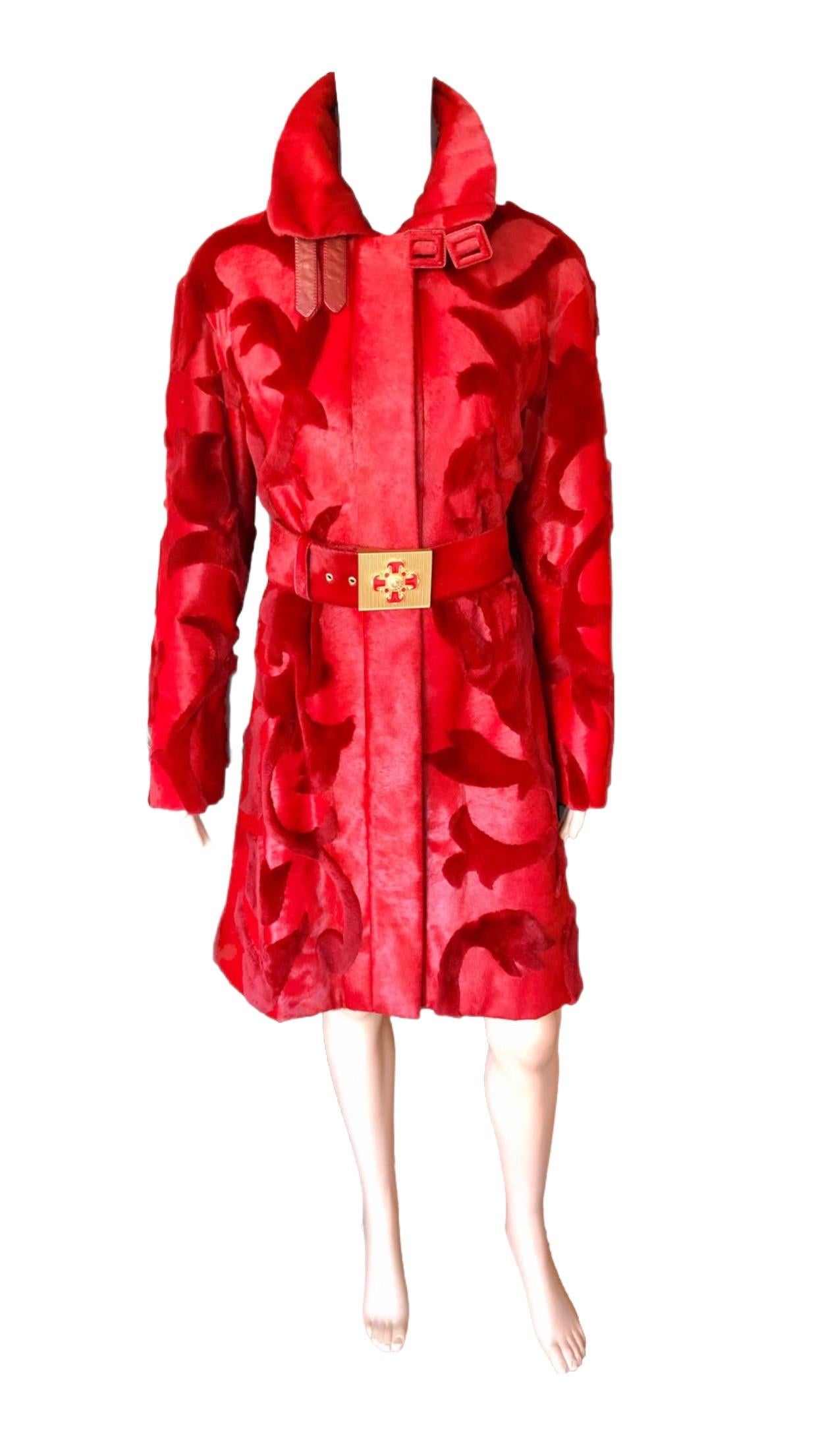 Versace F/W 2011 Runway Mink Fur and Leather Belted Knee-Length Red Jacket Coat For Sale 5