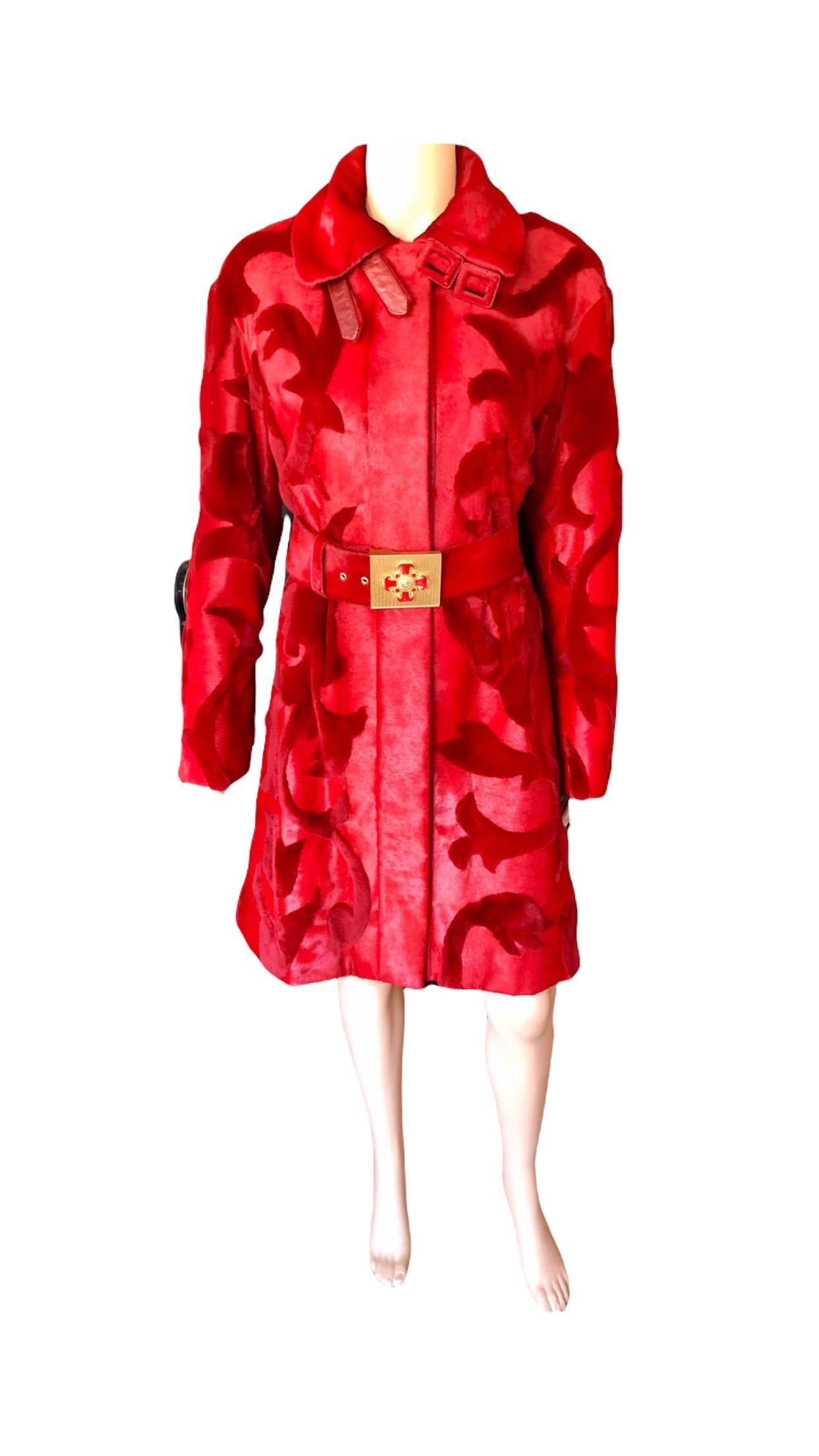 Versace F/W 2011 Runway Mink Fur and Leather Belted Knee-Length Red Jacket Coat For Sale 7