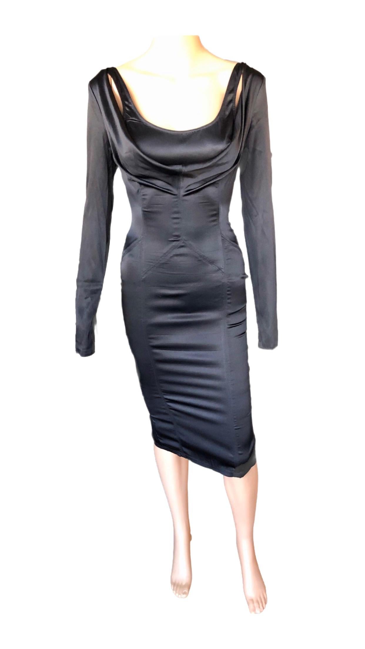 Tom Ford for Gucci F/W 2003 Vestido negro de seda con hombros fríos en venta 2