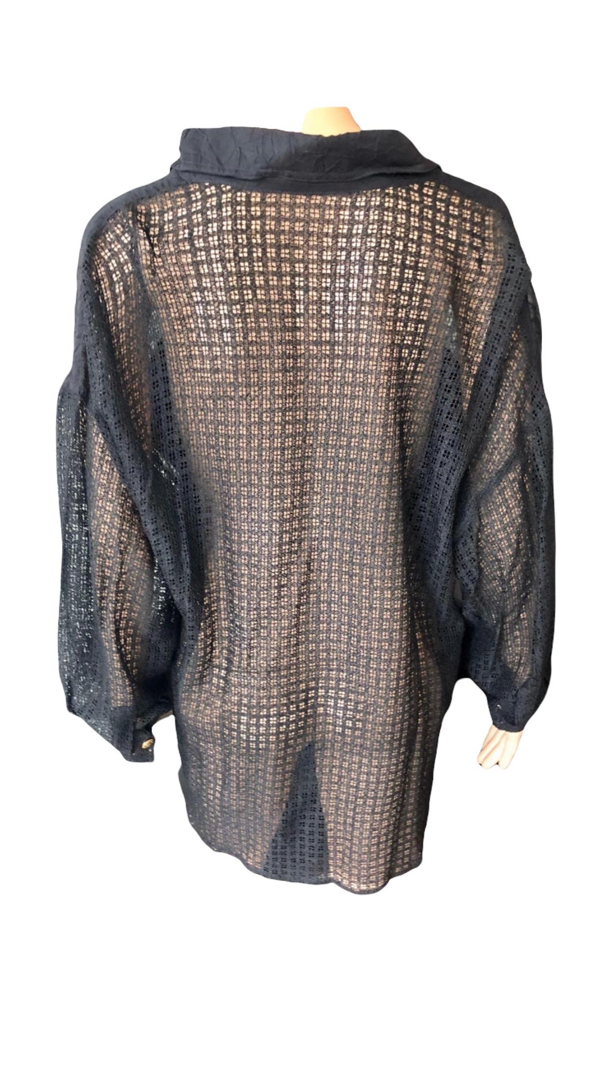 Gianni Versace c. 1990 Vintage Schwarzes Shirt-Bluse-Top aus durchsichtigem Seidennetz im Angebot 11