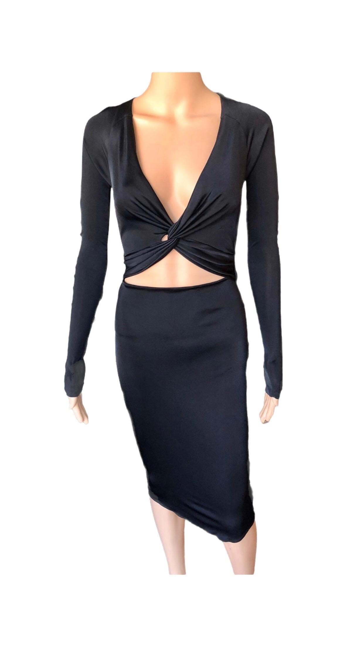 Gucci S/S 2005 Tom Ford Plunging Cutout Backless Bodycon Black Dress en vente 5