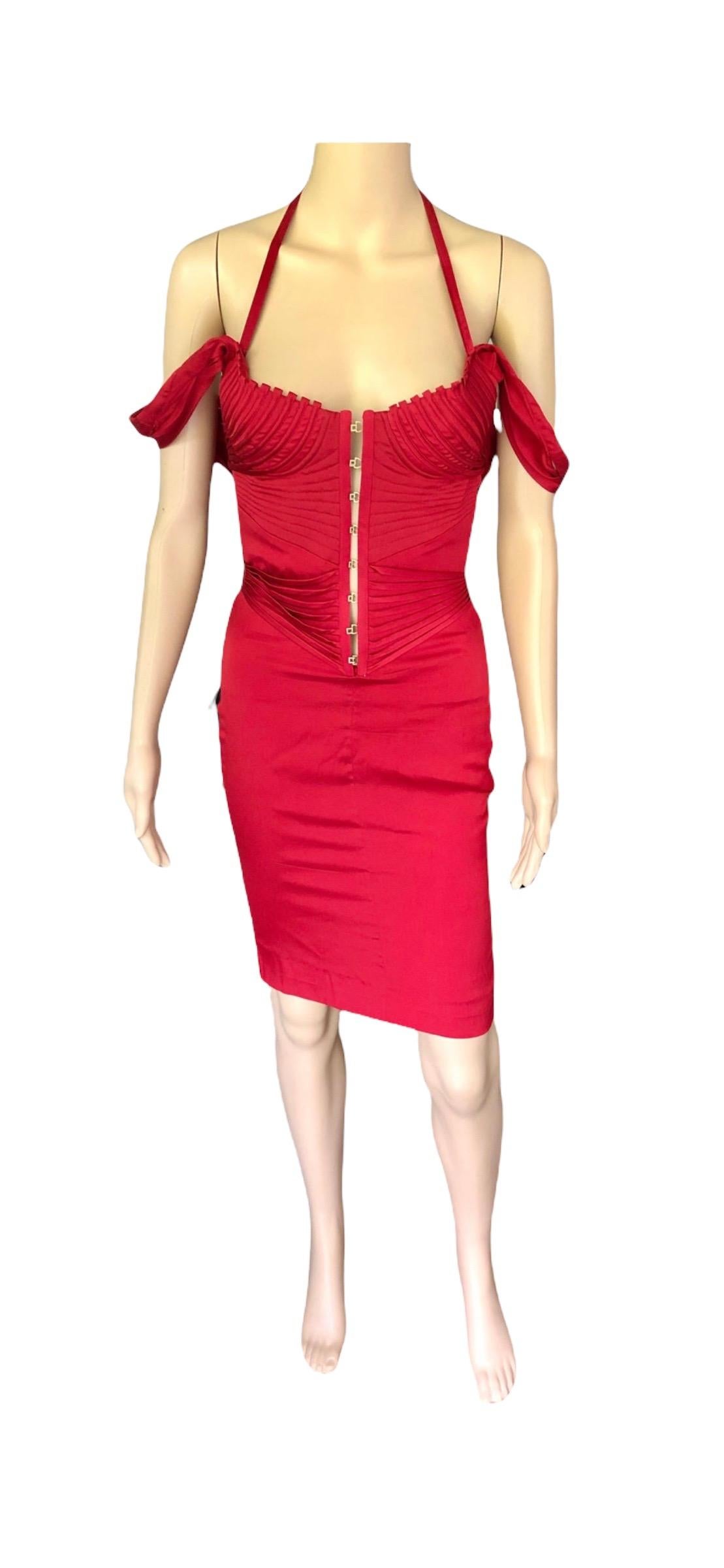 Tom Ford für Gucci F/W 2003 Laufsteg Bustier Korsett Seide Rotes Kleid 7