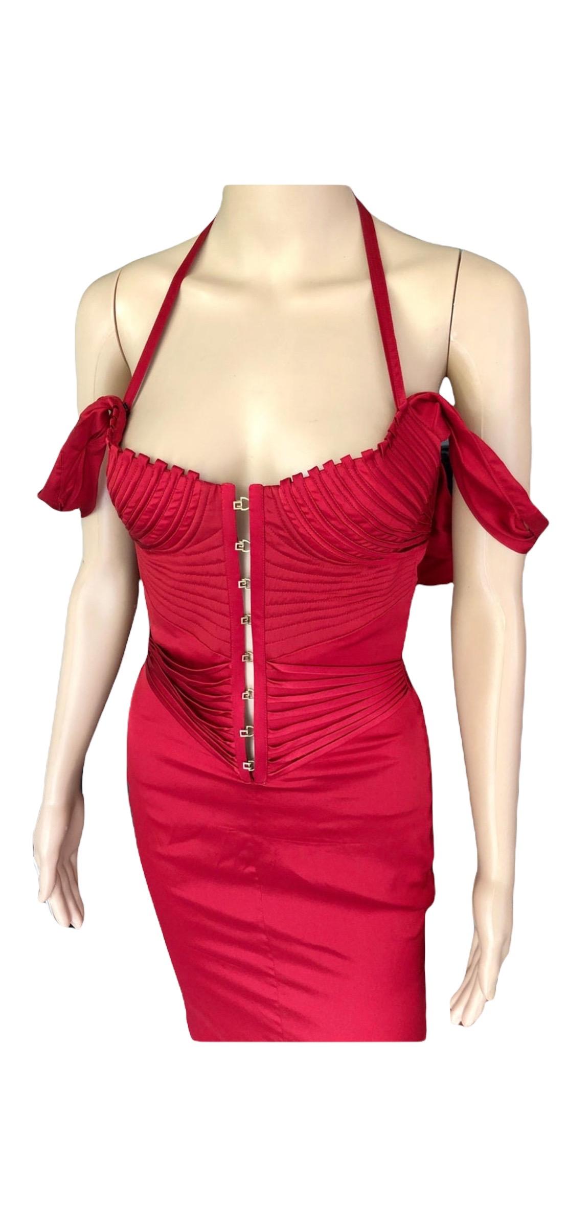Tom Ford für Gucci F/W 2003 Laufsteg Bustier Korsett Seide Rotes Kleid 10
