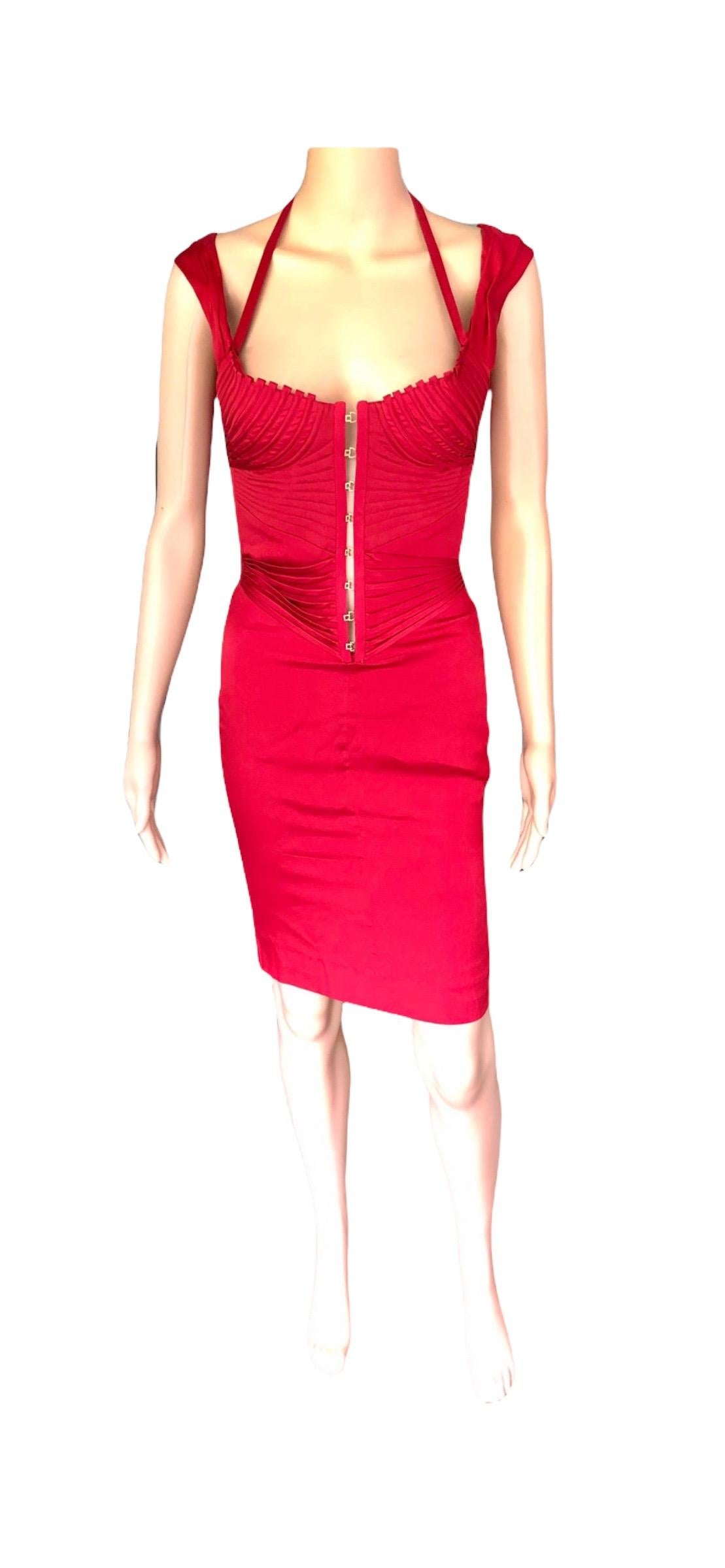 Tom Ford für Gucci F/W 2003 Laufsteg Bustier Korsett Seide Rotes Kleid 11