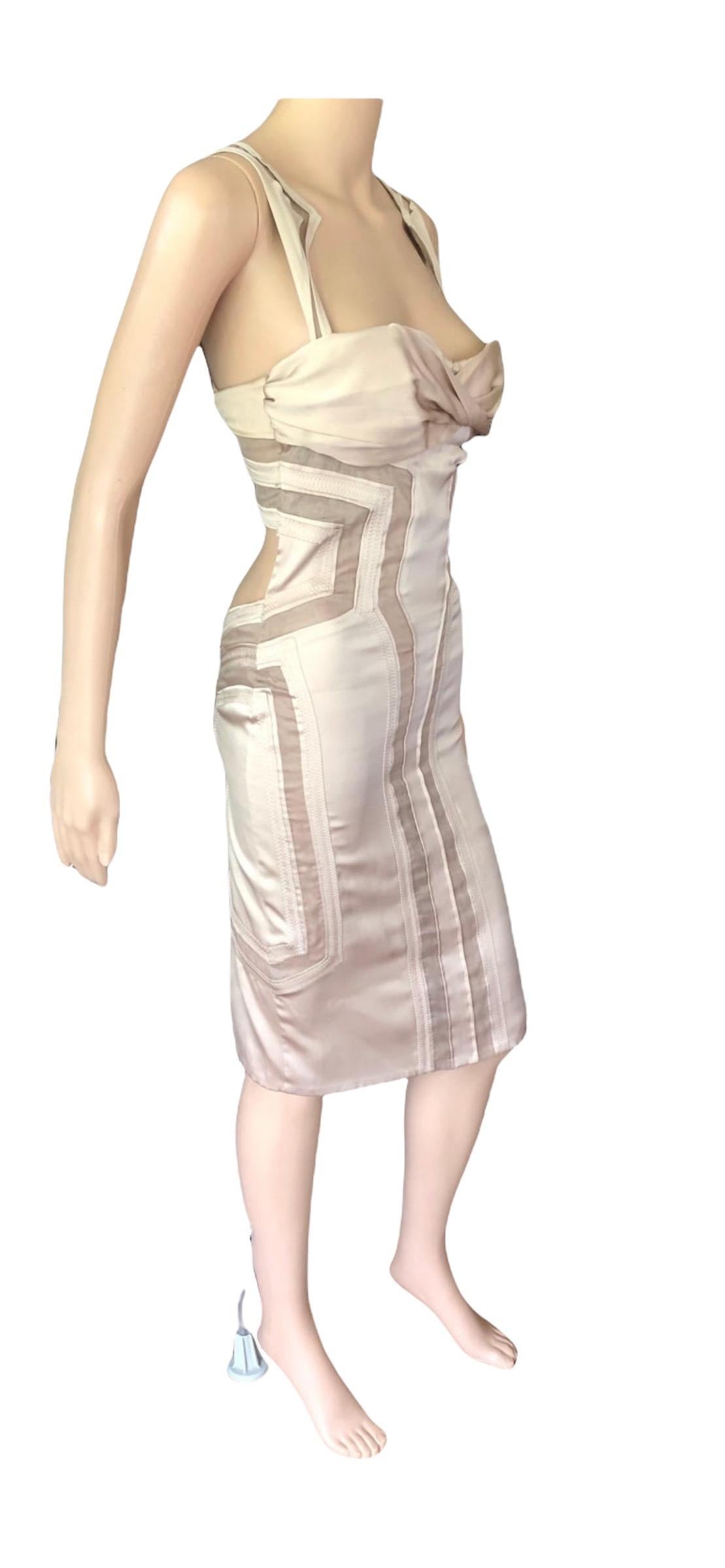Gucci Abito in seta con bustier aperto e ritagliato sul retro per la sfilata P/E 2005 in vendita 6