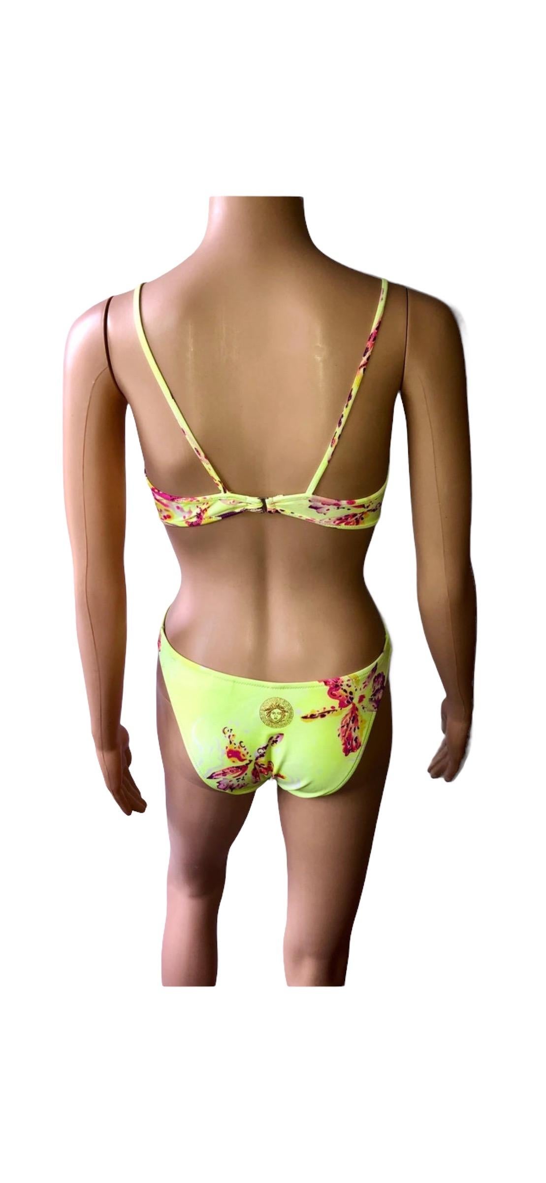 Gianni Versace S/S 2000 Orchid Neon Two-Piece Bikini Set Swimsuit Swimwear  For Sale 5