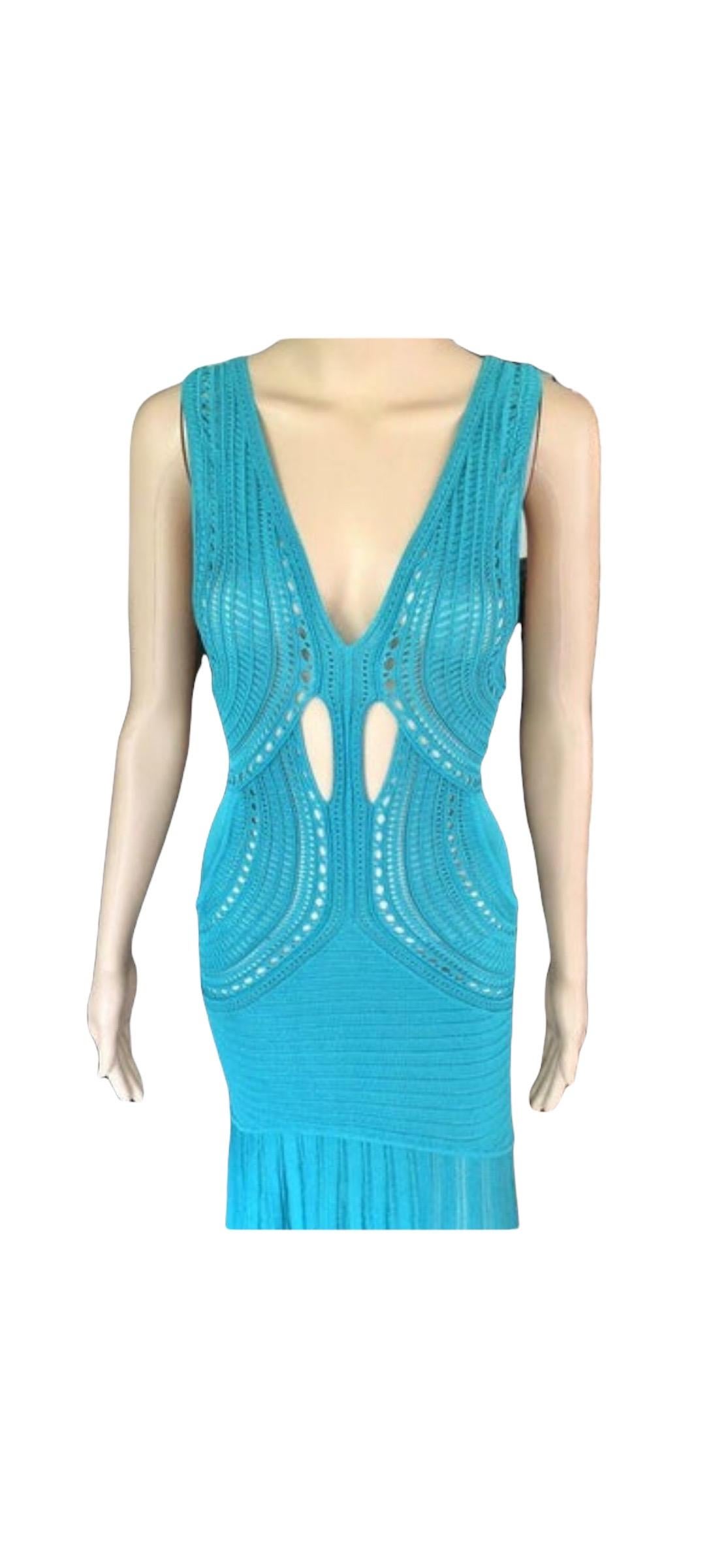Roberto Cavalli Plunging Neckline Cutout Crochet Maxi Dress Gown  For Sale 4