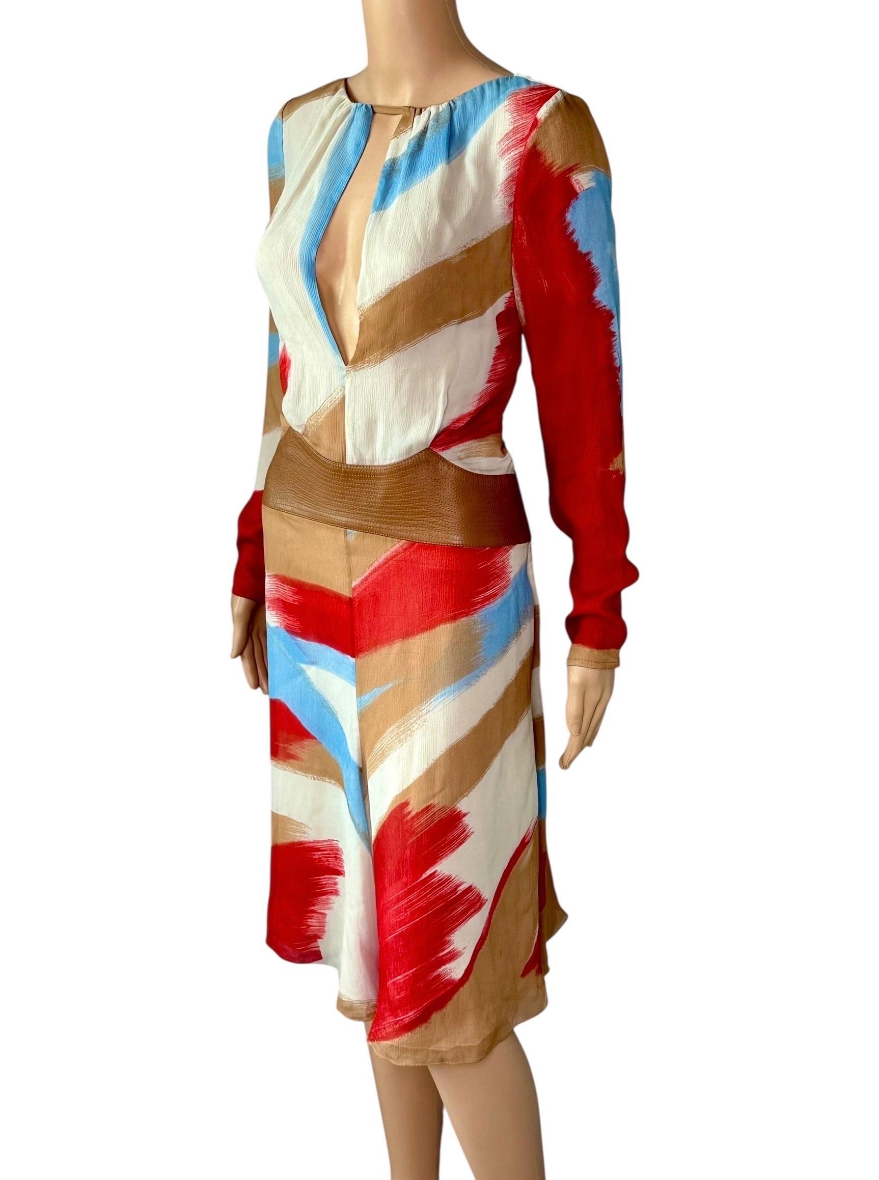 Gianni Versace F/W 2001 Runway Leather Cutout Keyhole Abstract Print Dress (Robe en cuir avec découpe et trou de serrure) en vente 4