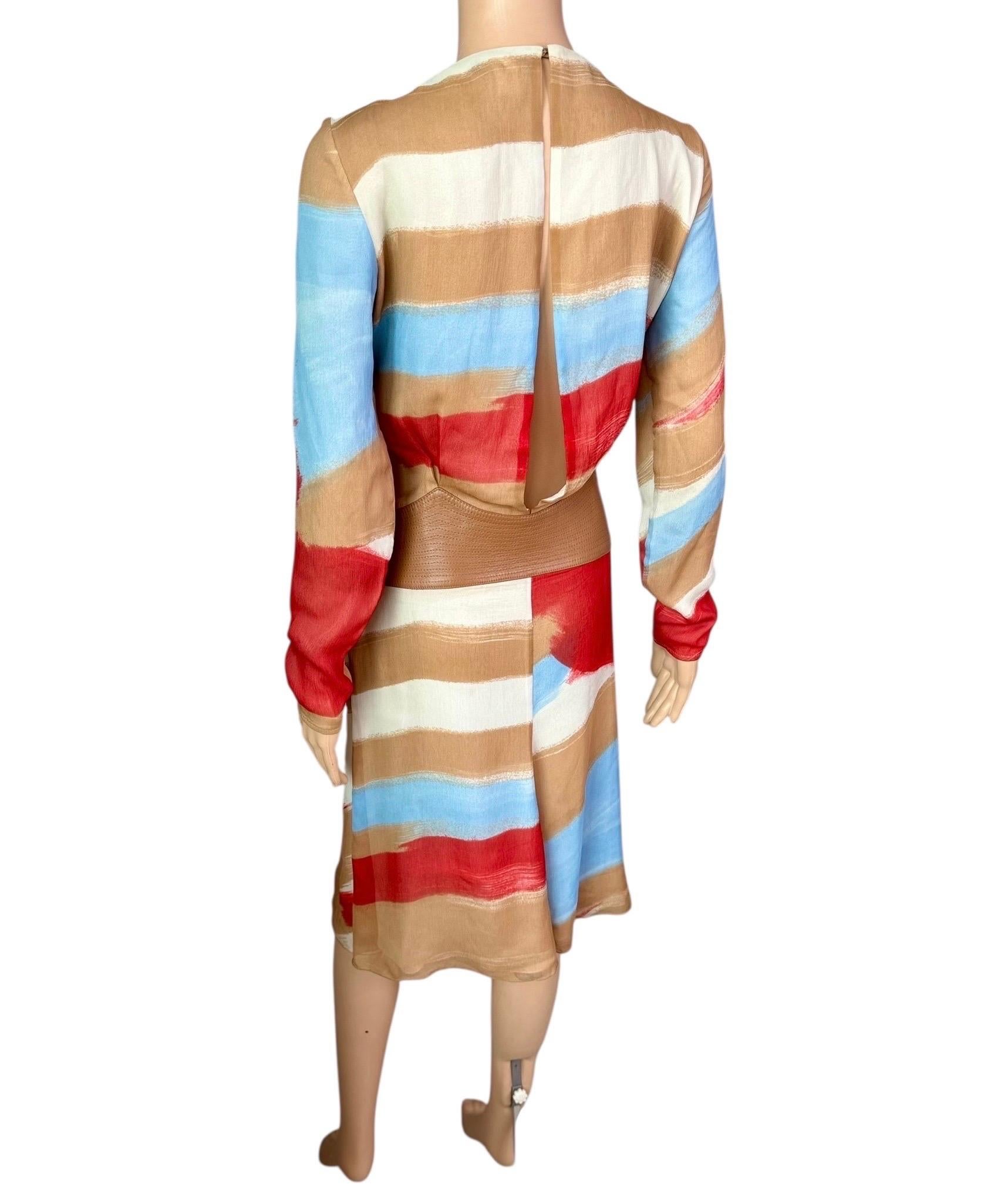 Gianni Versace F/W 2001 Runway Leather Cutout Keyhole Abstract Print Dress (Robe en cuir avec découpe et trou de serrure) en vente 5