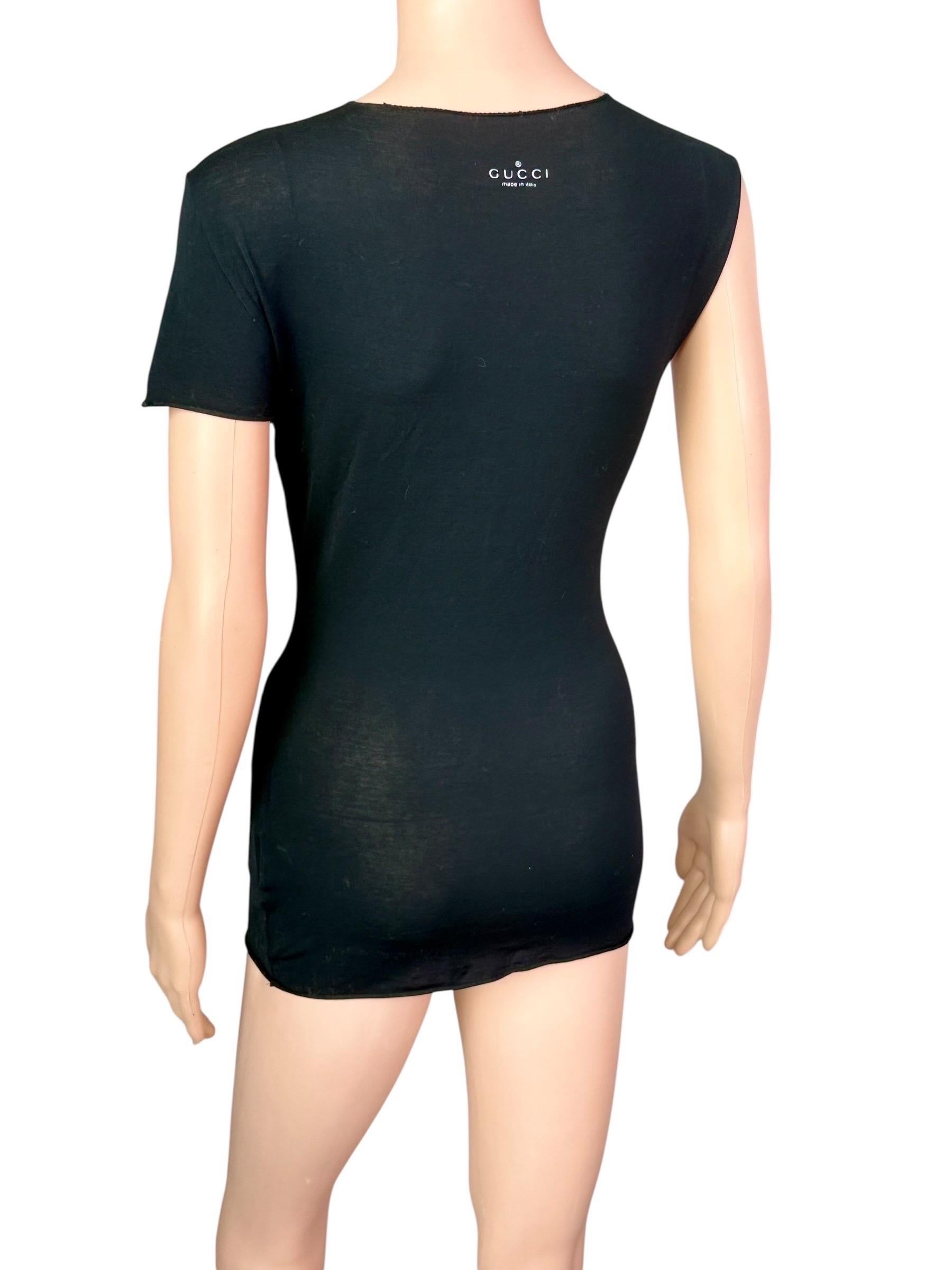 Gucci by Tom Ford per la P/E 2001: ritaglio della passerella e micro-abito trasparente, T-Shirt Crop Top in vendita 2