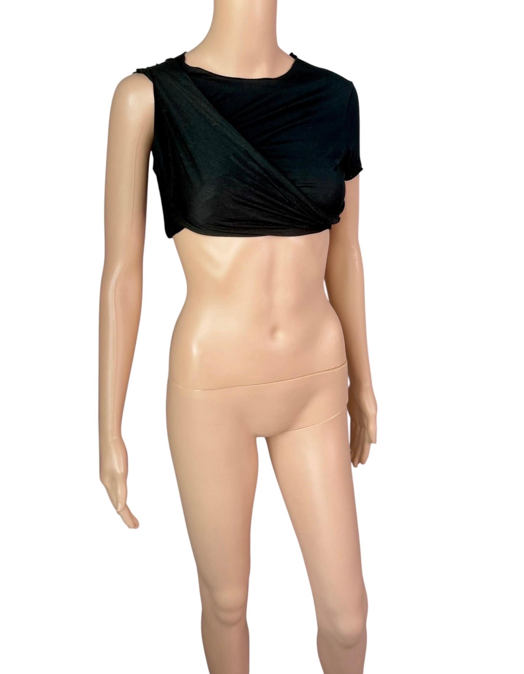Gucci by Tom Ford per la P/E 2001: ritaglio della passerella e micro-abito trasparente, T-Shirt Crop Top in vendita 3