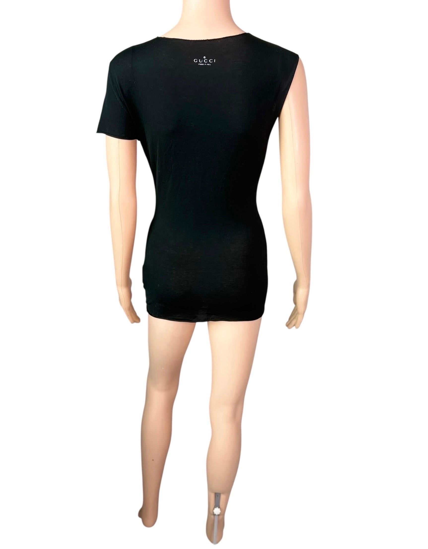 Gucci by Tom Ford per la P/E 2001: ritaglio della passerella e micro-abito trasparente, T-Shirt Crop Top in vendita 13