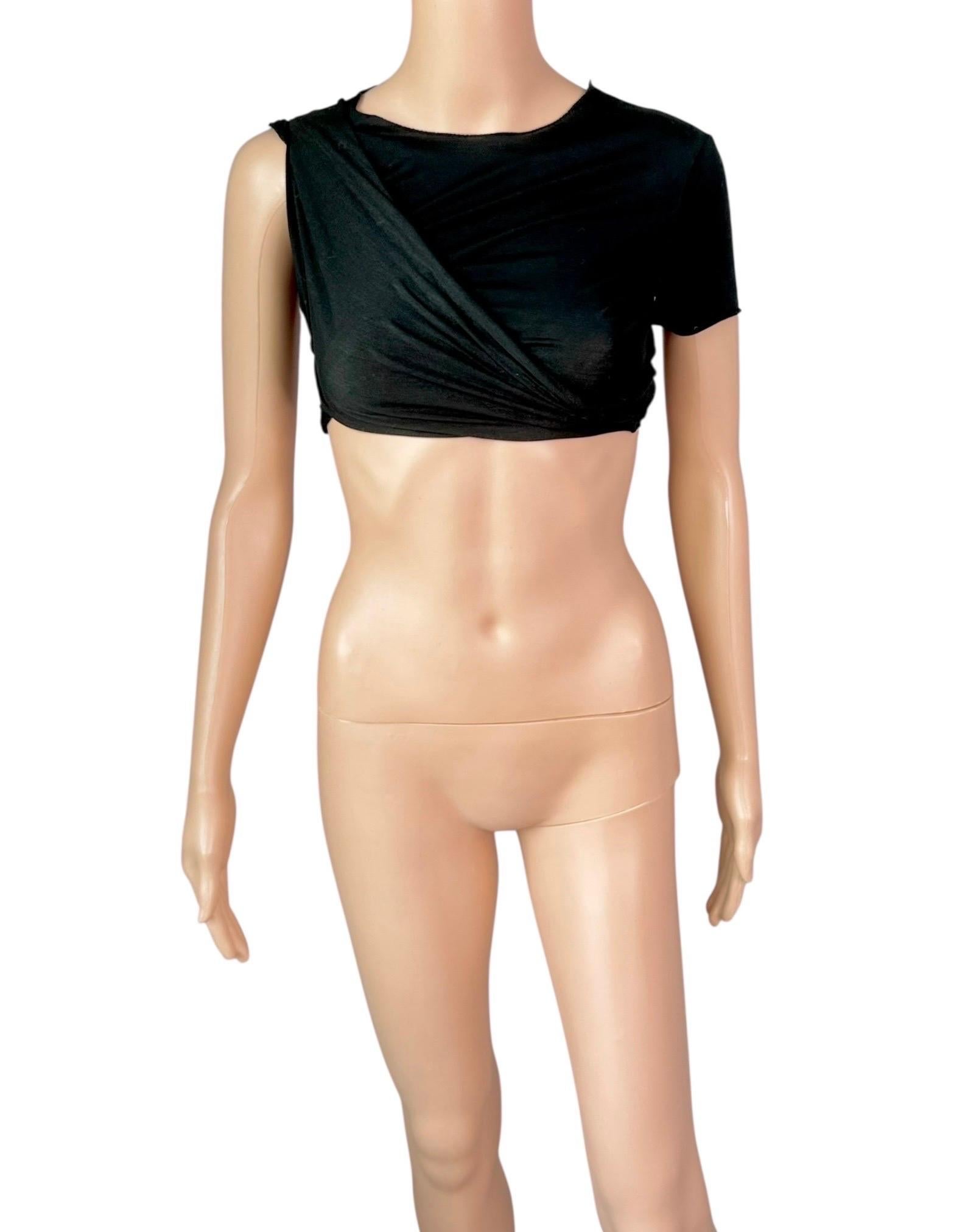 Gucci by Tom Ford per la P/E 2001: ritaglio della passerella e micro-abito trasparente, T-Shirt Crop Top in vendita 10