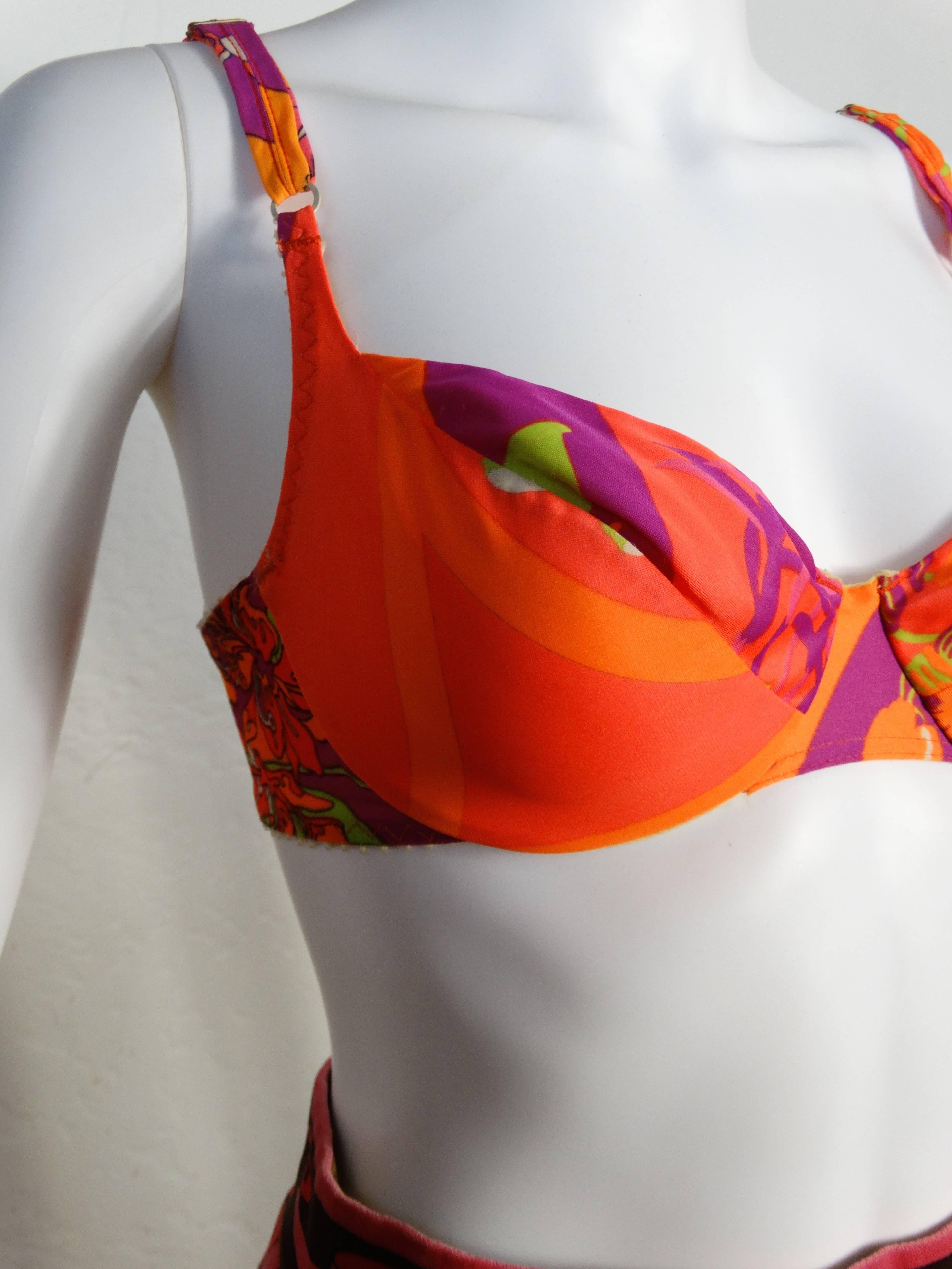 Get your Pucci fix without anyone else knowing...unless you want them to with this lovely 1960's Emilio Pucci soft bra for FormFit Rogers. Soft bra features adjustable shoulder straps and rear hook closure, underwire and no cups. shoulder straps: