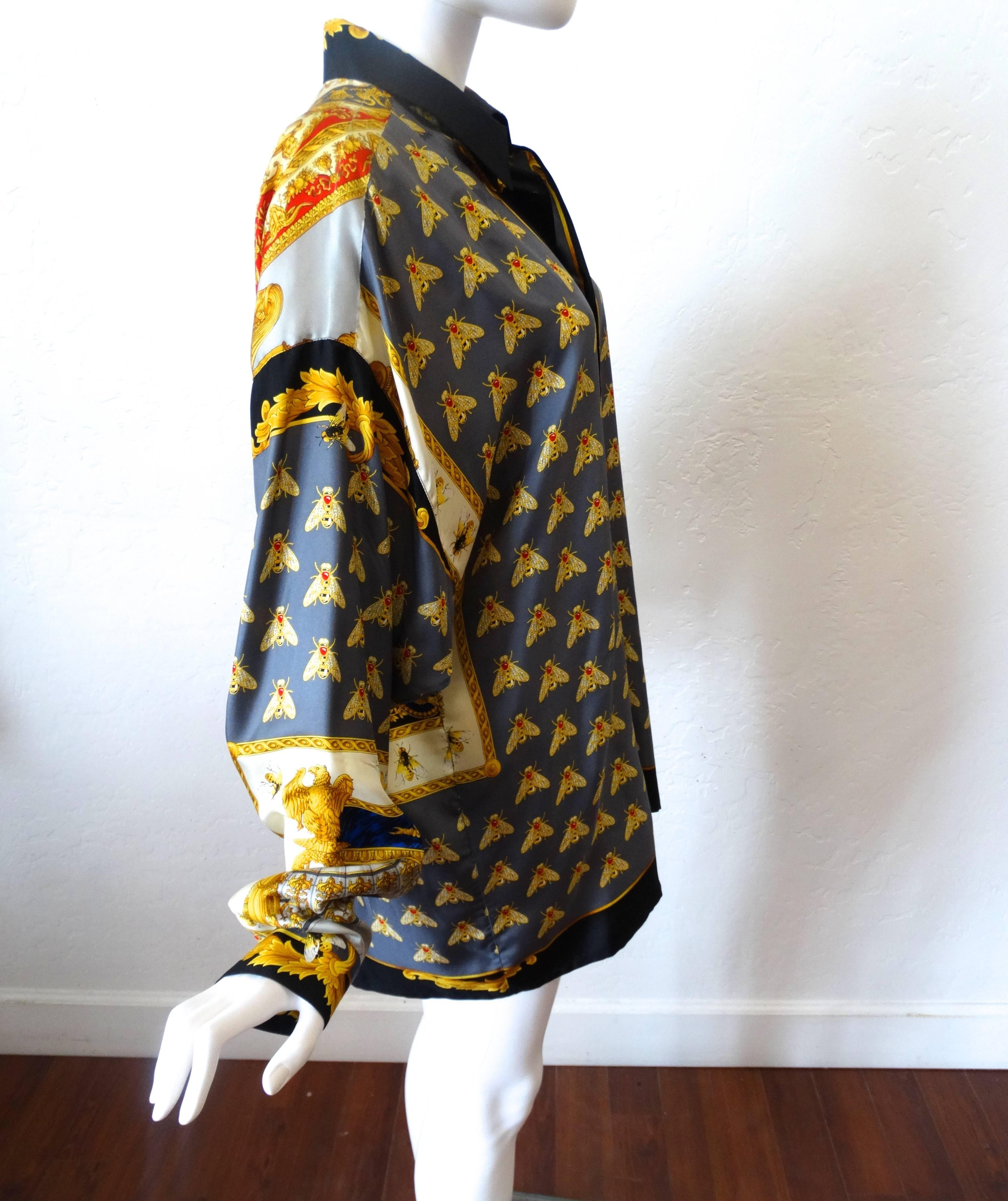  GIANNI VERSACE 1995 silk shirt Napoleon I on the Imperial Throne from the Knights and Military collection 100% silk Size Ita 48

Approximate measurements with garment lying flat:

Shoulder width (measured from shoulder seam to shoulder seam) =