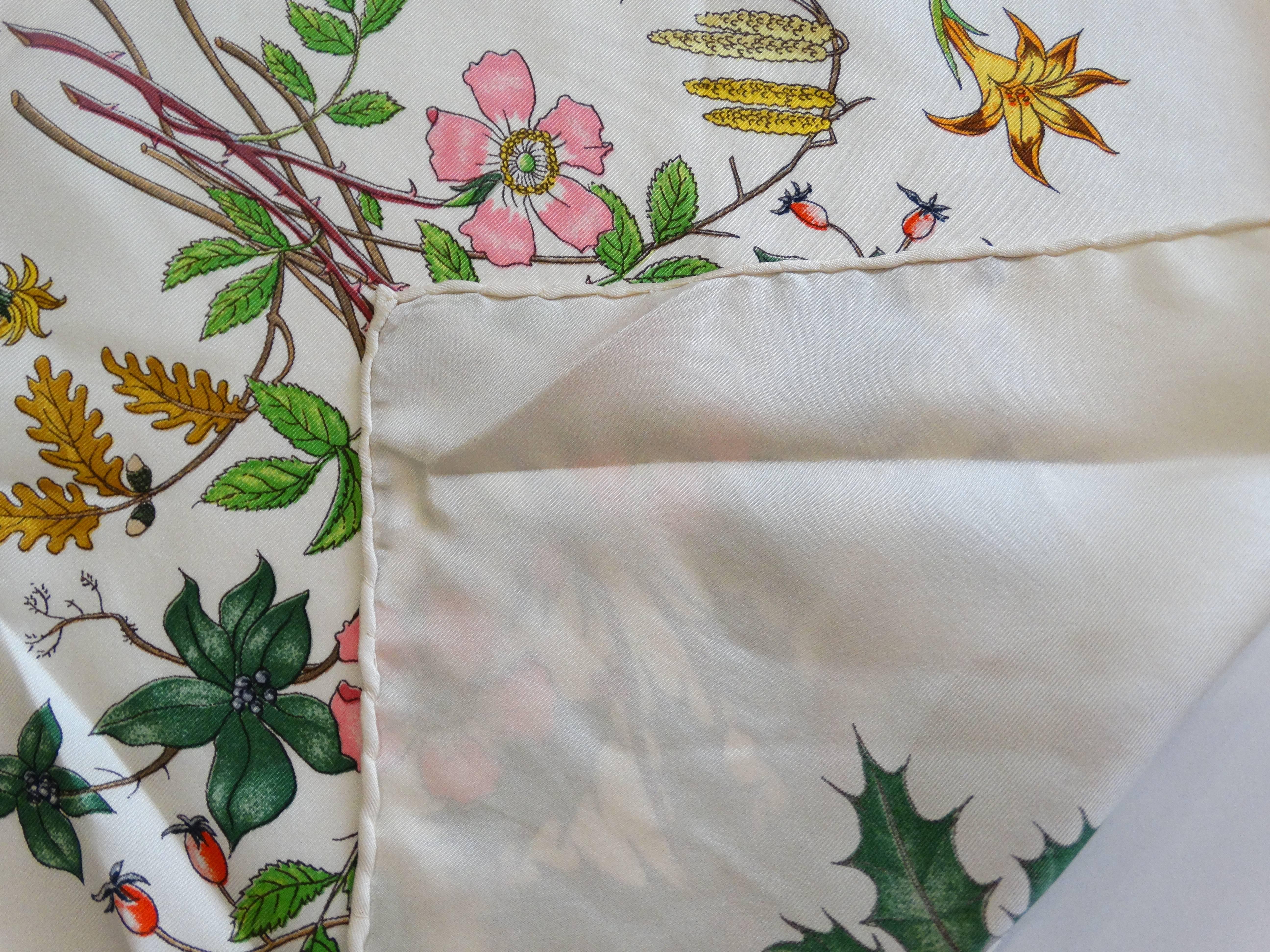 Early 1970s Gucci Flora Scarf  By V. Accornero In Excellent Condition In Scottsdale, AZ