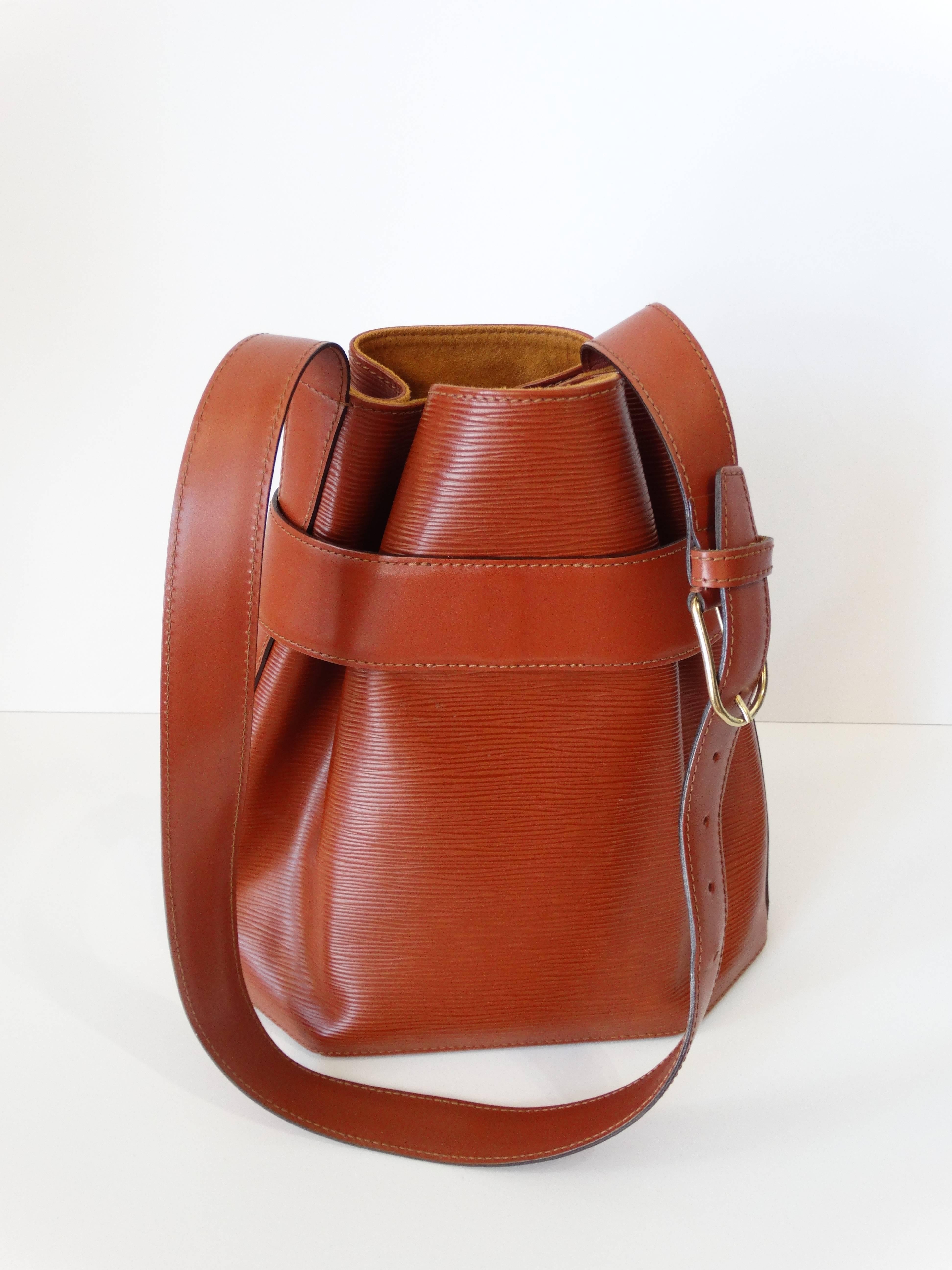 lv epi bucket bag