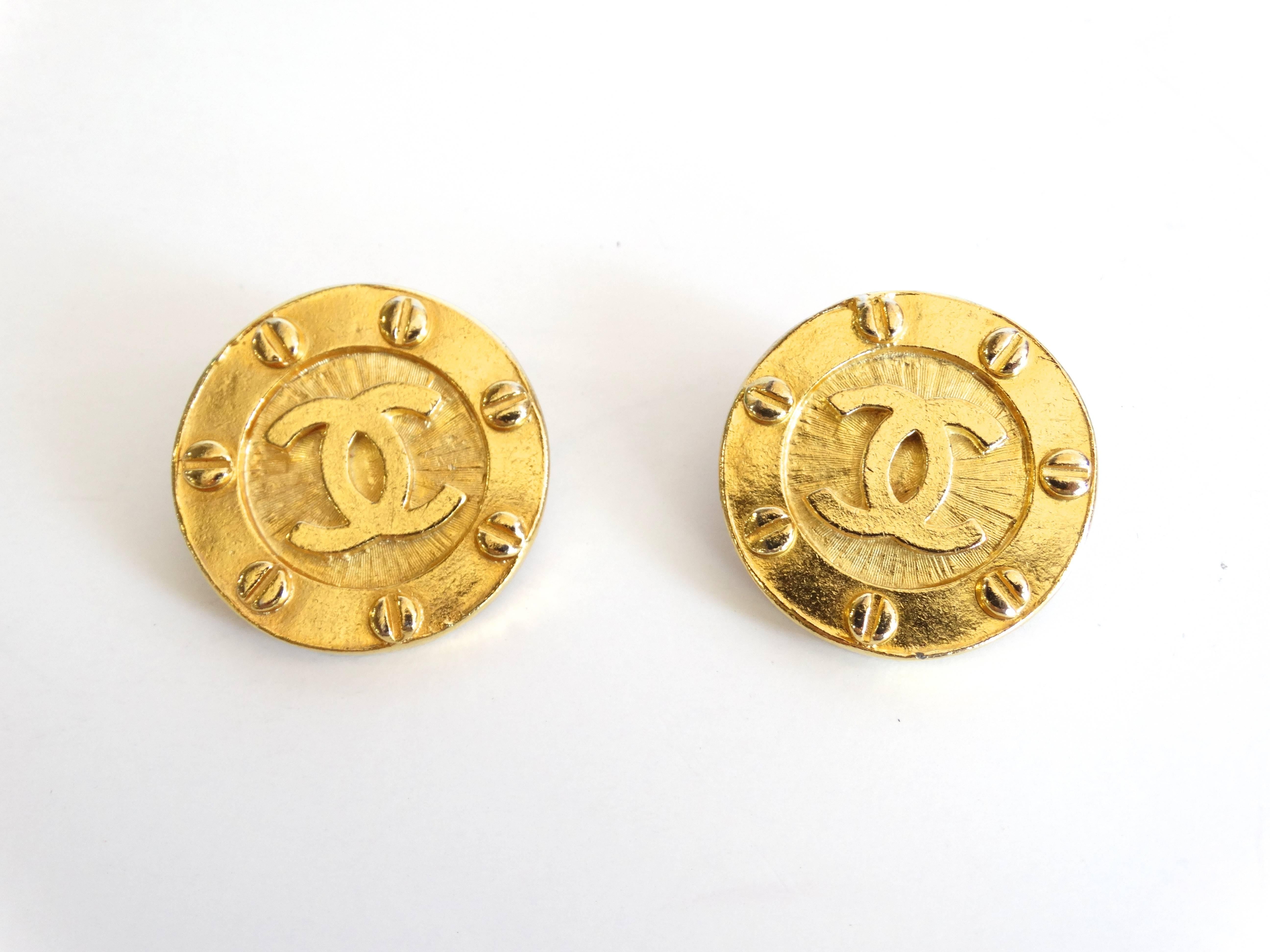 1980s Chanel Gold CC Earrings In Excellent Condition In Scottsdale, AZ