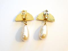 Karl Lagerfeld Fan Pearl Earrings