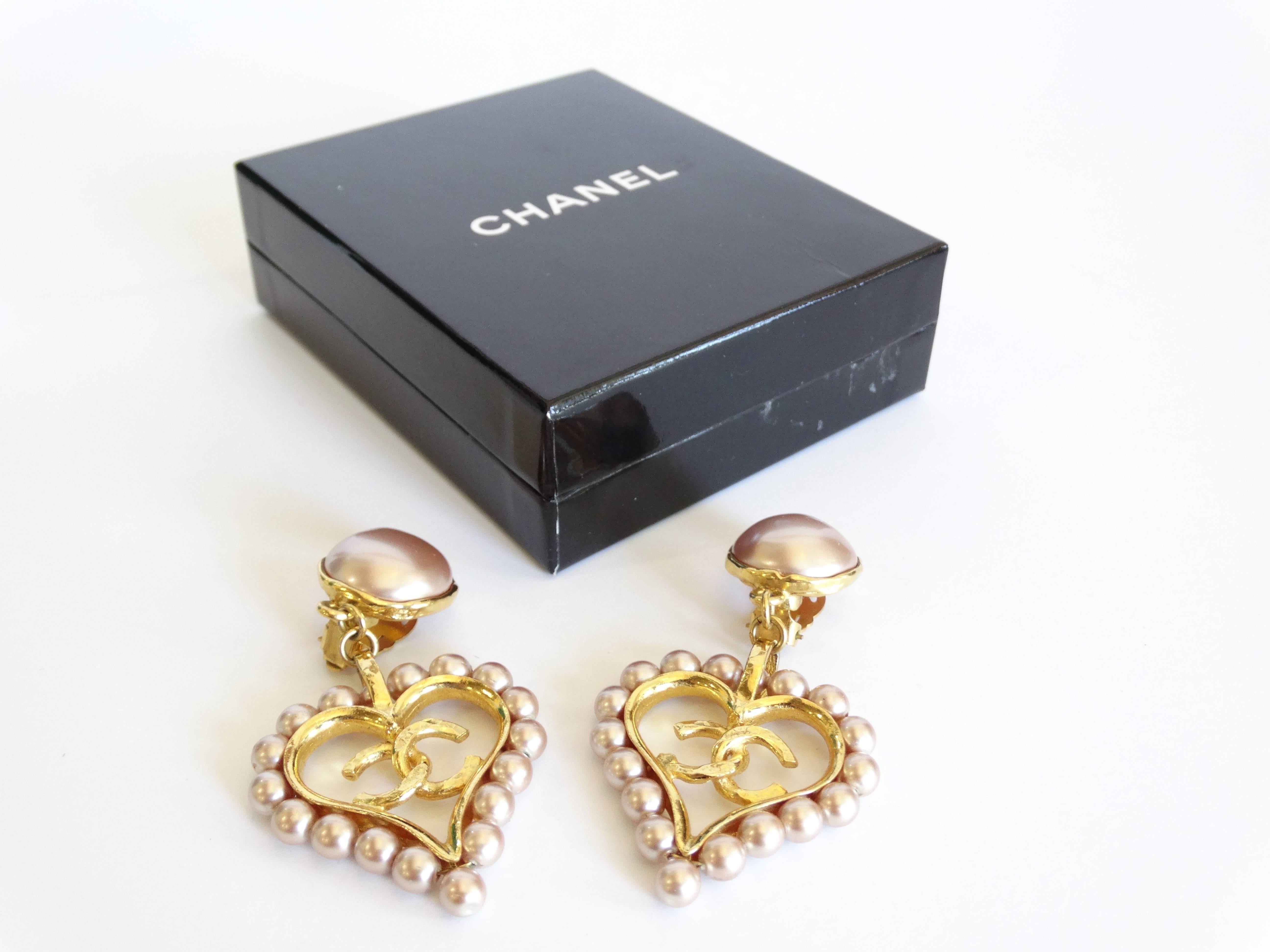 Chic 1990s Chanel Pearl Heart Drop Earrings 1